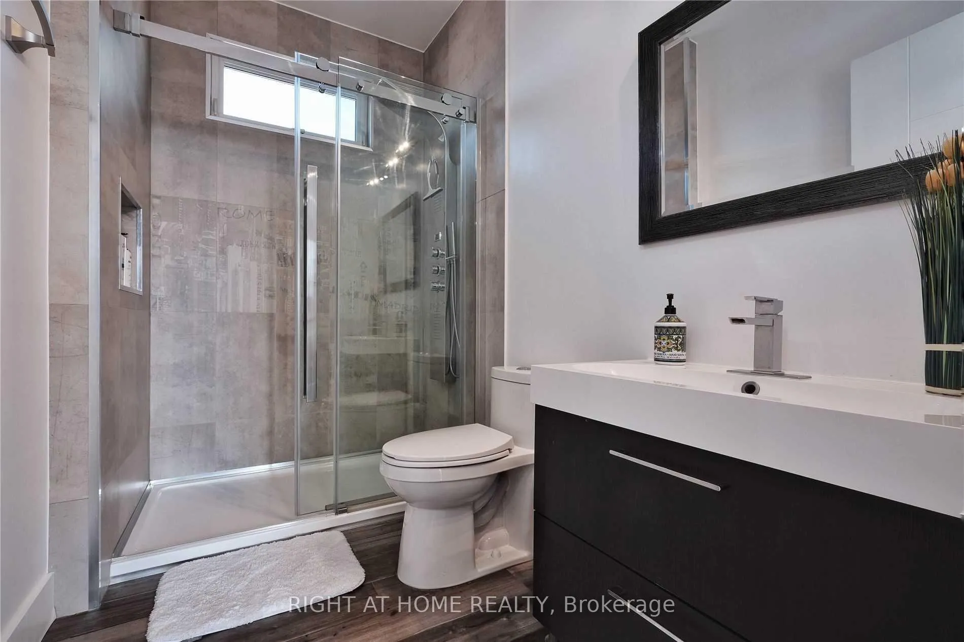 Photo 20 of 206 Gamma Street, Etobicoke, Alderwood — HOMEH
