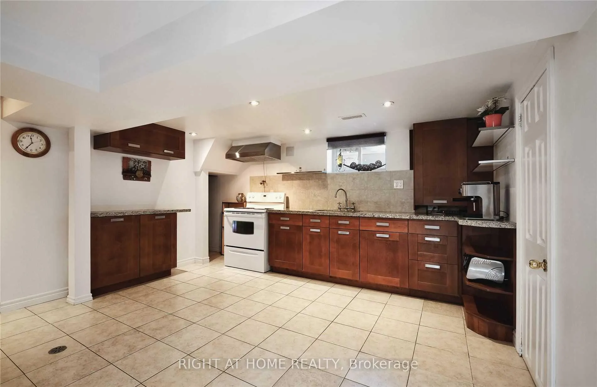 Photo 22 of 206 Gamma Street, Etobicoke, Alderwood — HOMEH