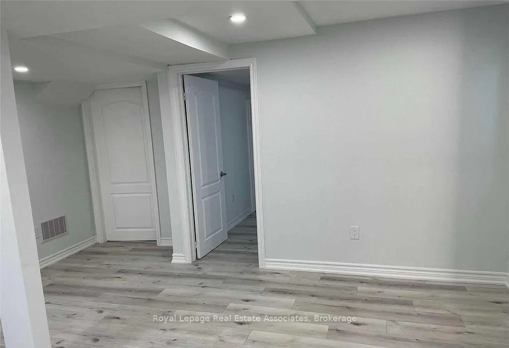 Photo 6 of Unit Bsmt, 75 Morningside Drive, Halton Hills, Georgetown — HOMEH