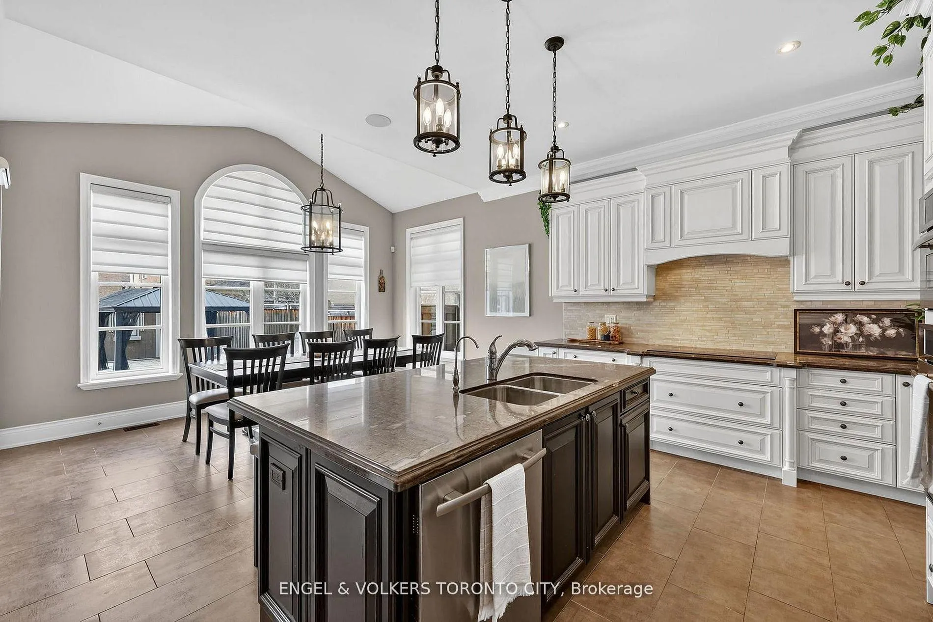Photo 12 of 10 Silver Sterling Crescent, Vaughan, Vellore Village — HOMEH