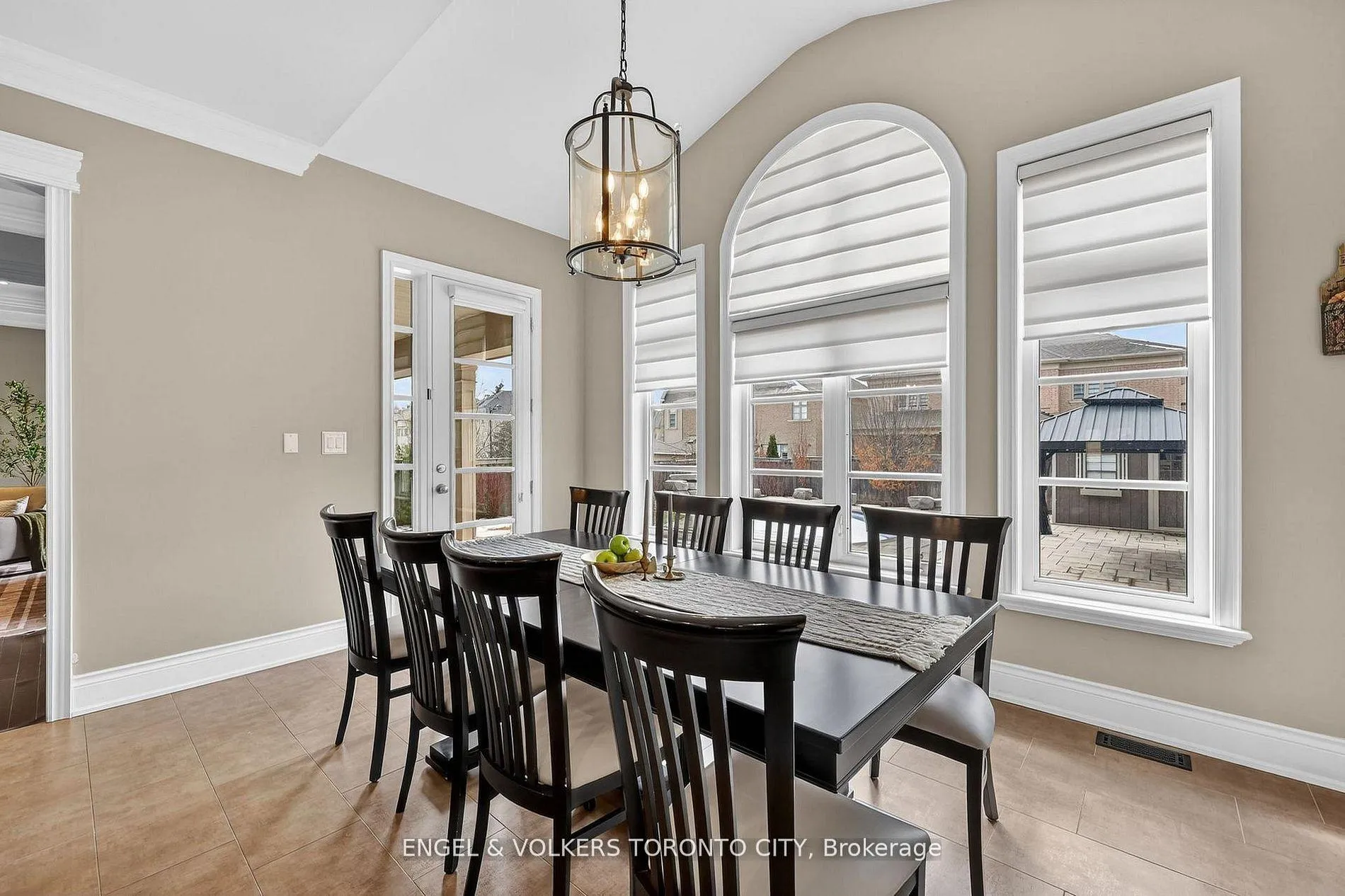 Photo 14 of 10 Silver Sterling Crescent, Vaughan, Vellore Village — HOMEH