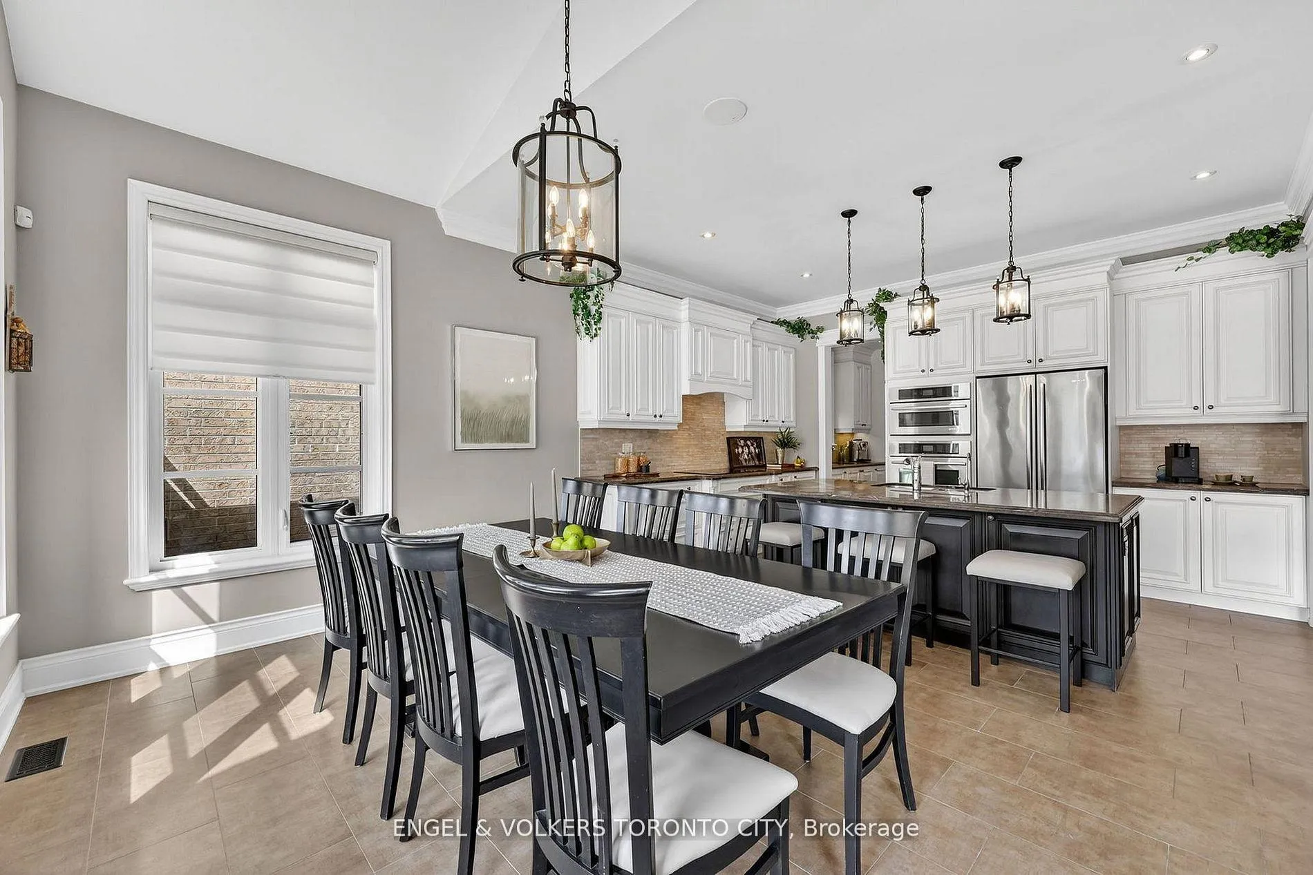 Photo 16 of 10 Silver Sterling Crescent, Vaughan, Vellore Village — HOMEH