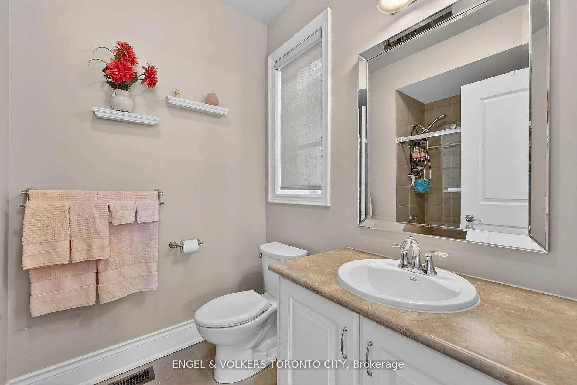 Photo 28 of 10 Silver Sterling Crescent, Vaughan, Vellore Village — HOMEH