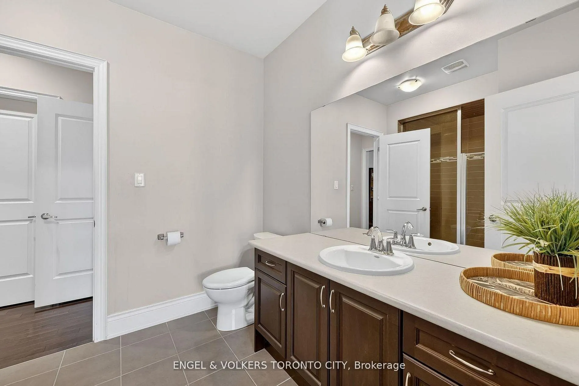 Photo 30 of 10 Silver Sterling Crescent, Vaughan, Vellore Village — HOMEH