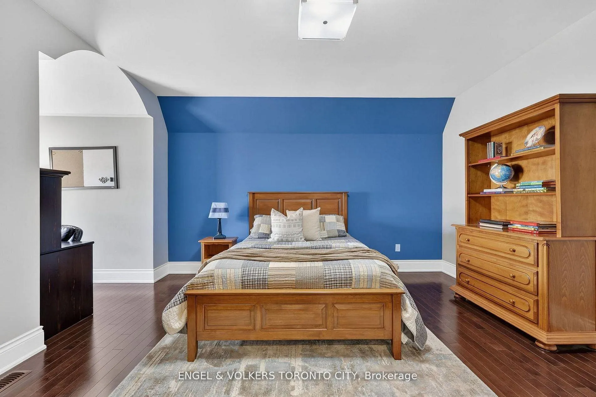Photo 31 of 10 Silver Sterling Crescent, Vaughan, Vellore Village — HOMEH