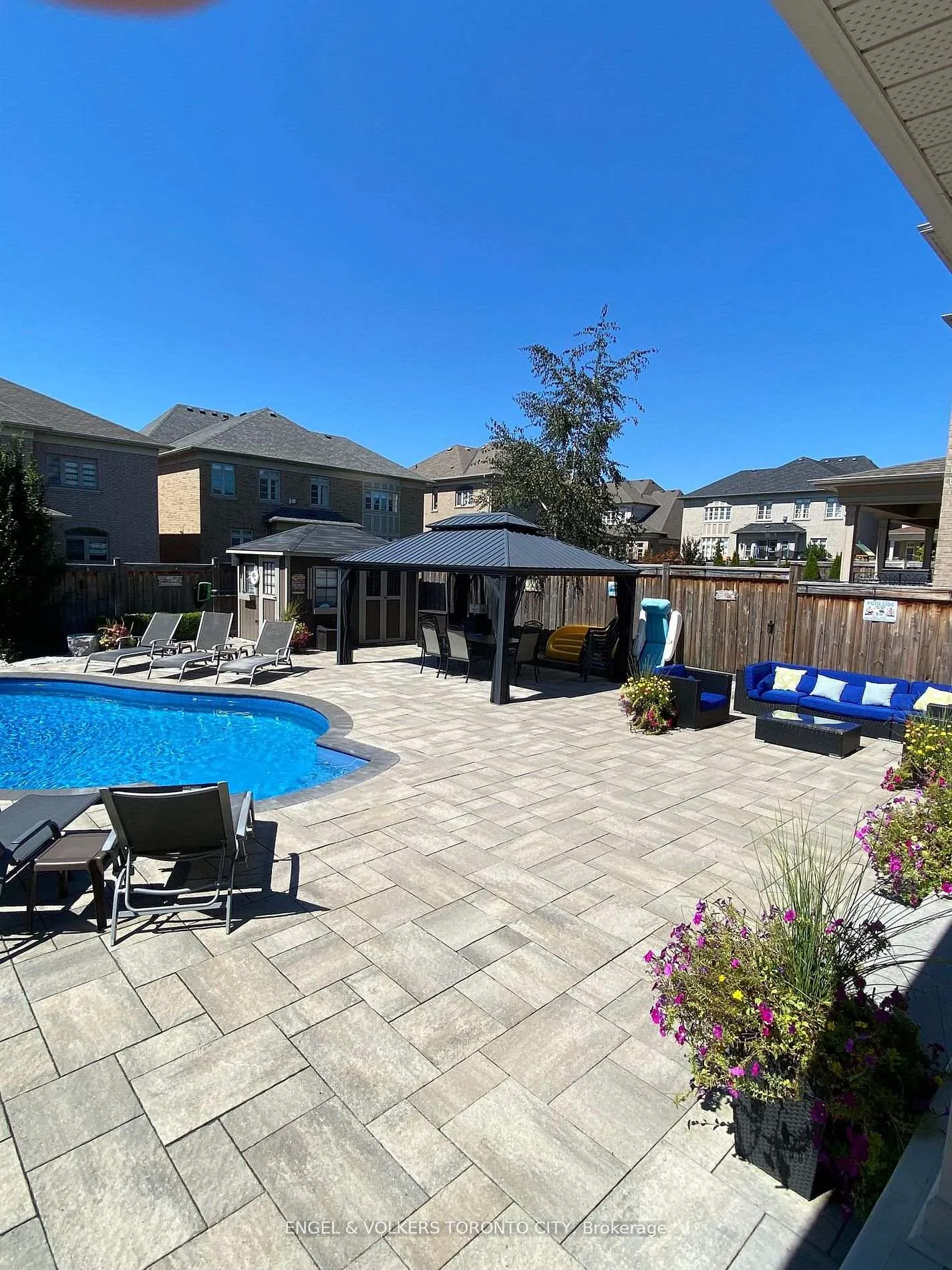 Photo 34 of 10 Silver Sterling Crescent, Vaughan, Vellore Village — HOMEH