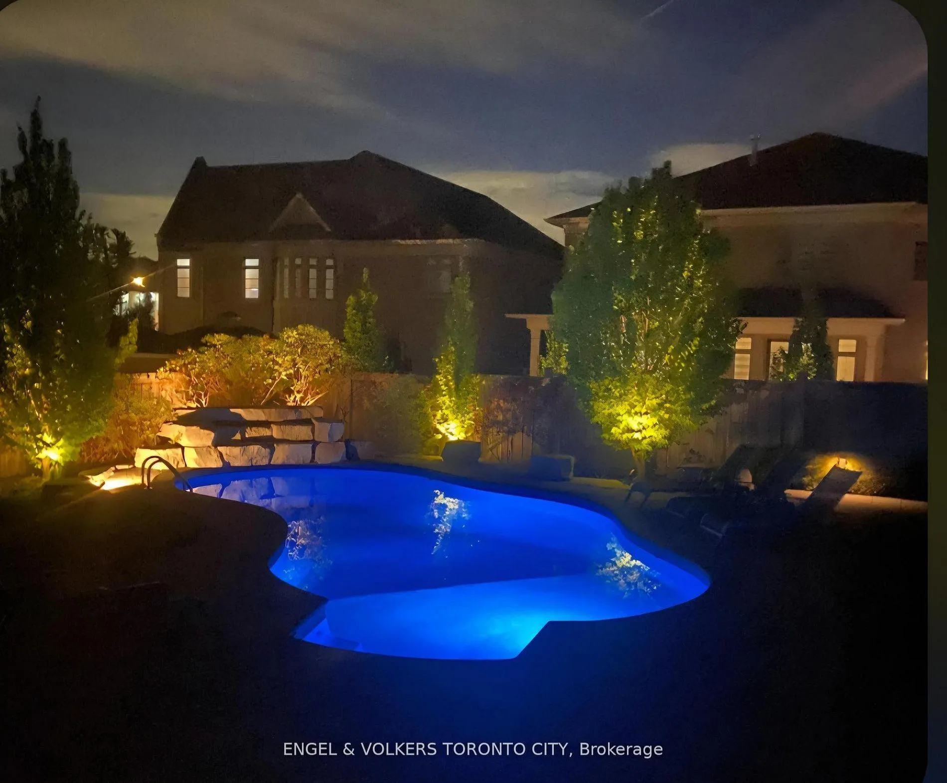 Photo 36 of 10 Silver Sterling Crescent, Vaughan, Vellore Village — HOMEH