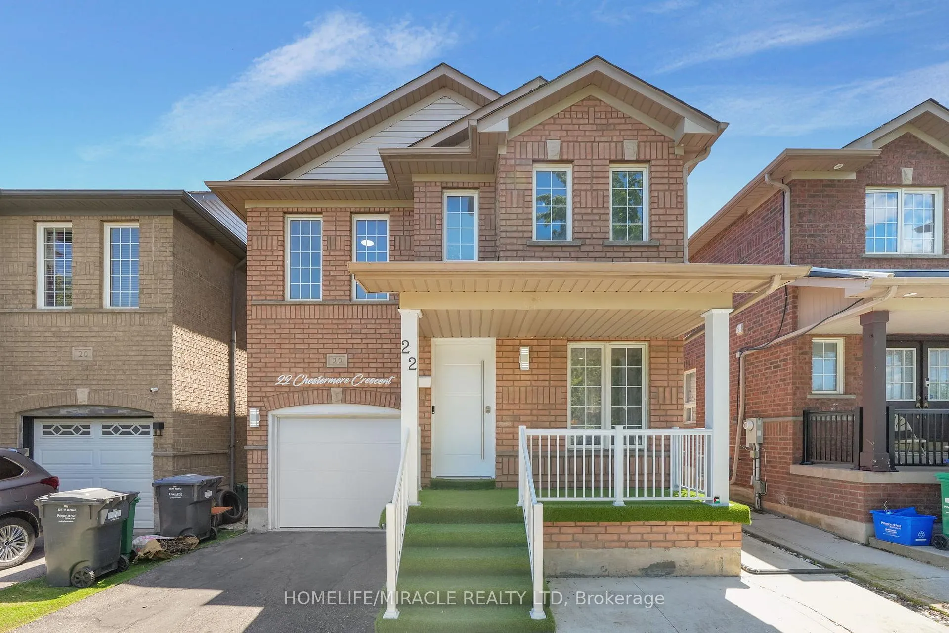 Photo 2 of 22 Chestermere Crescent, Brampton, Fletcher's Meadow — HOMEH