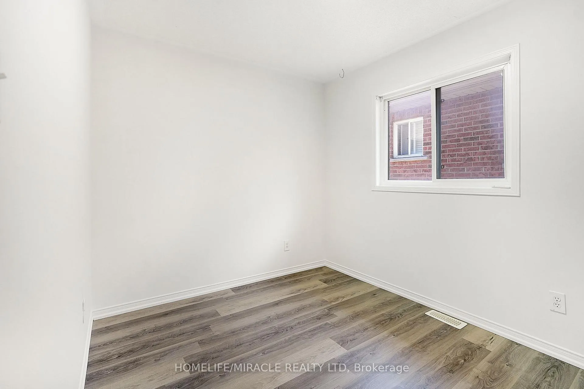 Photo 22 of 22 Chestermere Crescent, Brampton, Fletcher's Meadow — HOMEH