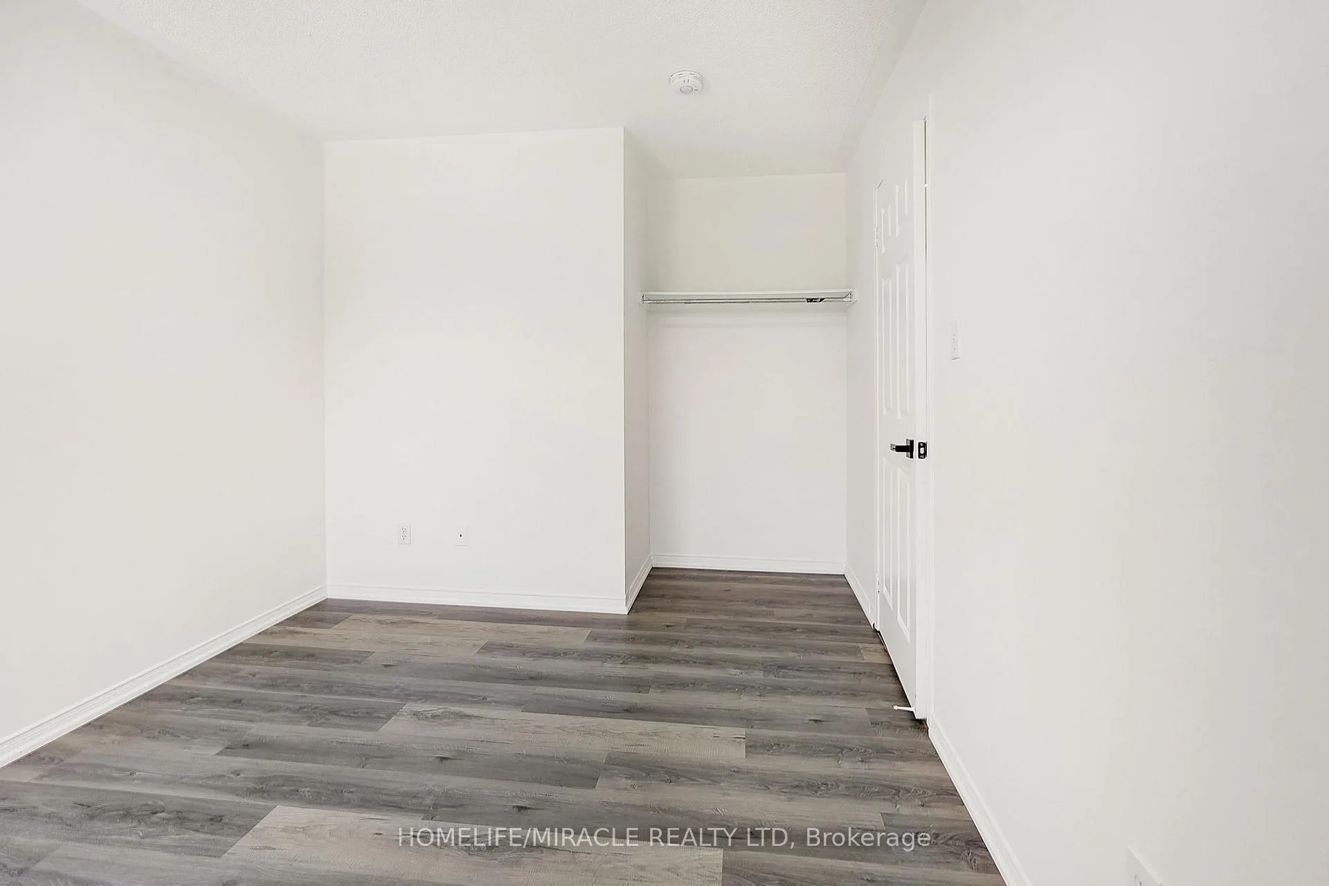 Photo 25 of 22 Chestermere Crescent, Brampton, Fletcher's Meadow — HOMEH