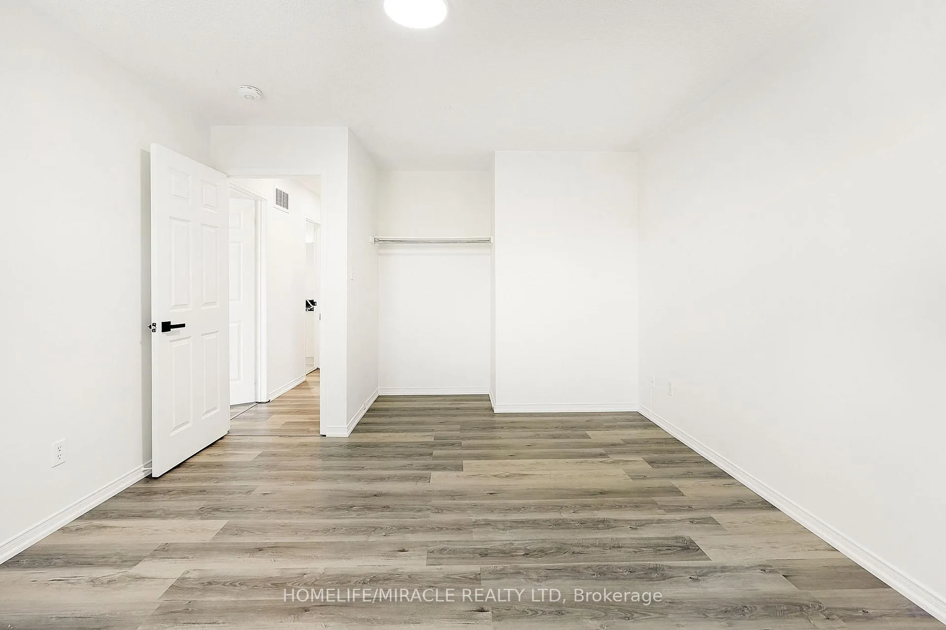 Photo 27 of 22 Chestermere Crescent, Brampton, Fletcher's Meadow — HOMEH