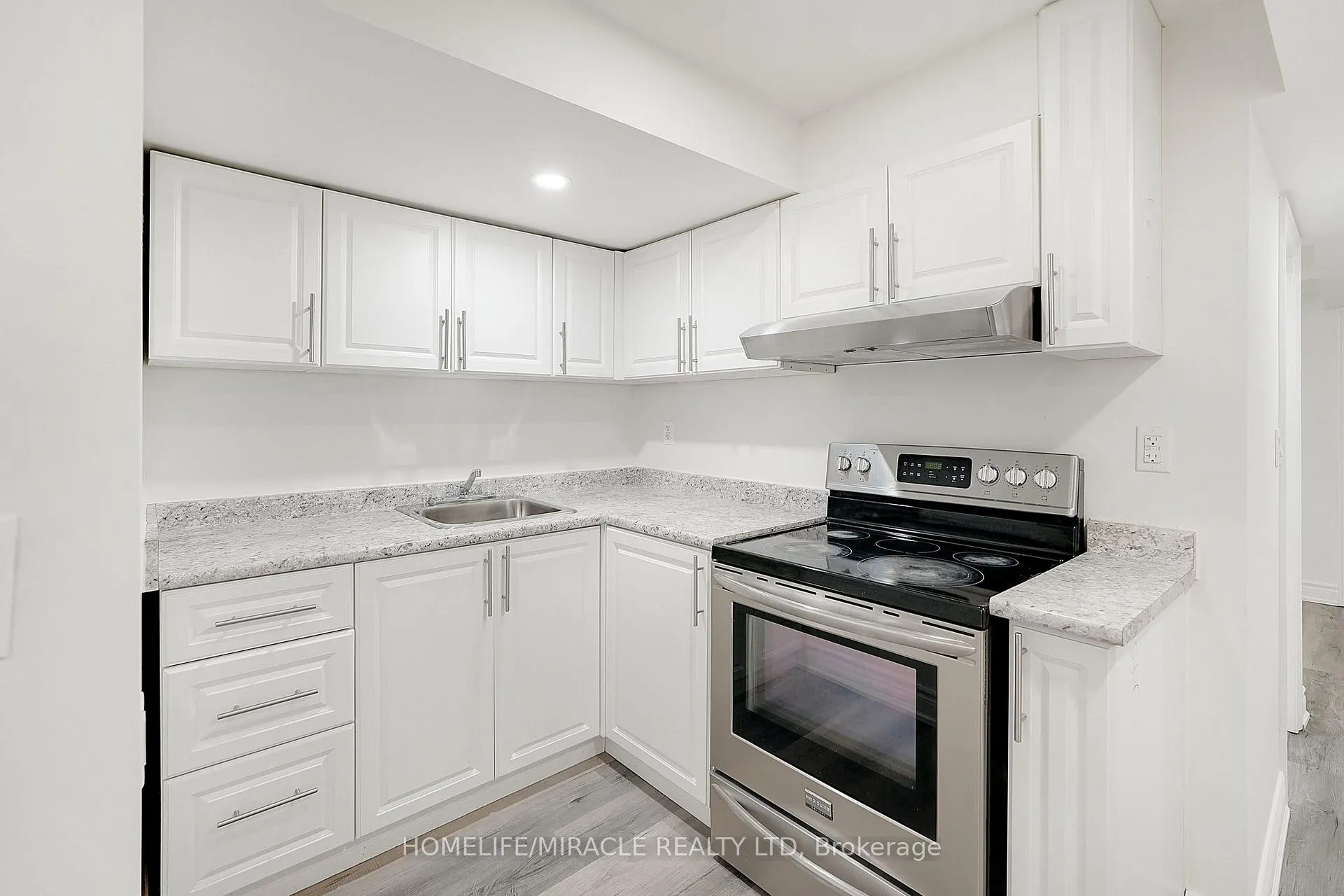 Photo 31 of 22 Chestermere Crescent, Brampton, Fletcher's Meadow — HOMEH