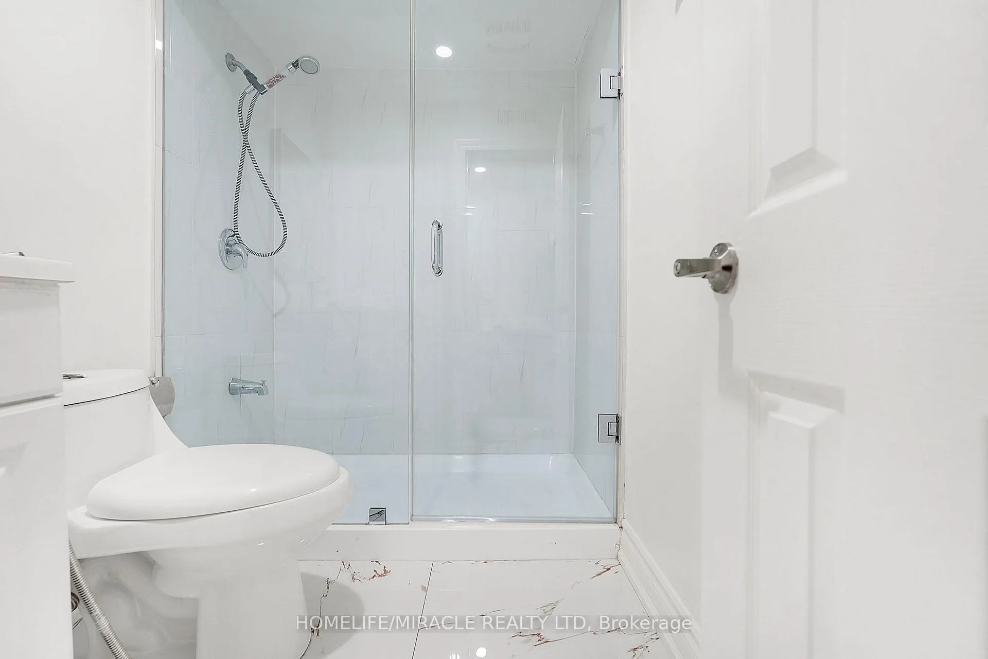 Photo 35 of 22 Chestermere Crescent, Brampton, Fletcher's Meadow — HOMEH