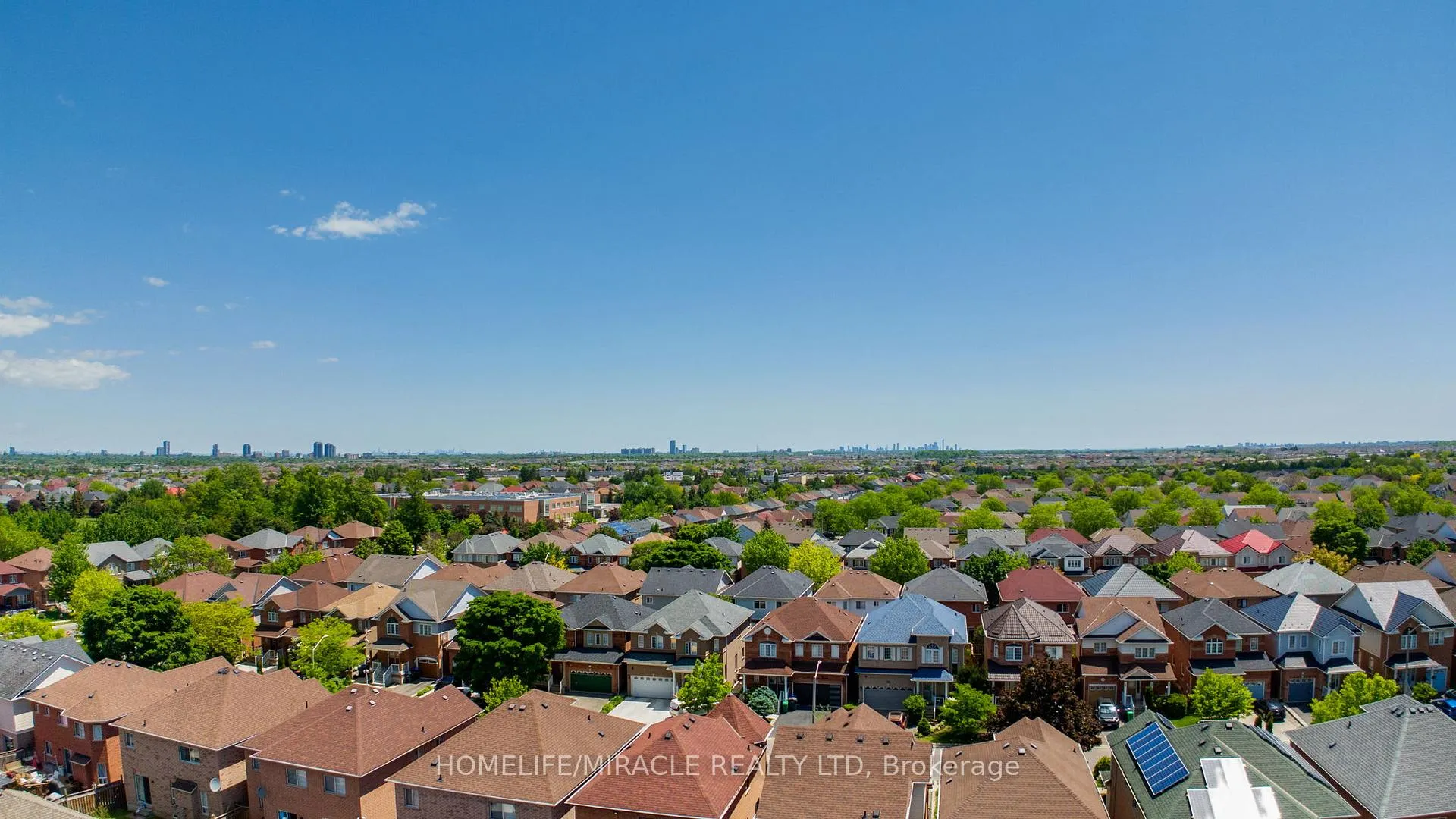 Photo 44 of 22 Chestermere Crescent, Brampton, Fletcher's Meadow — HOMEH