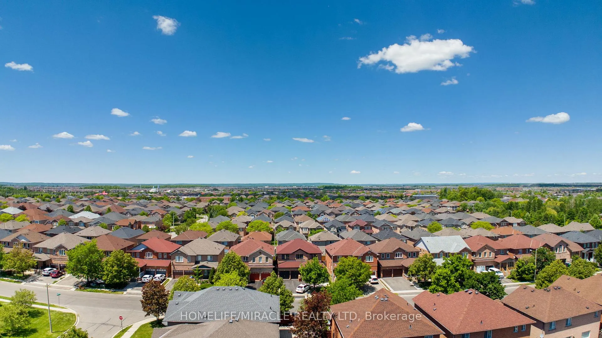 Photo 46 of 22 Chestermere Crescent, Brampton, Fletcher's Meadow — HOMEH