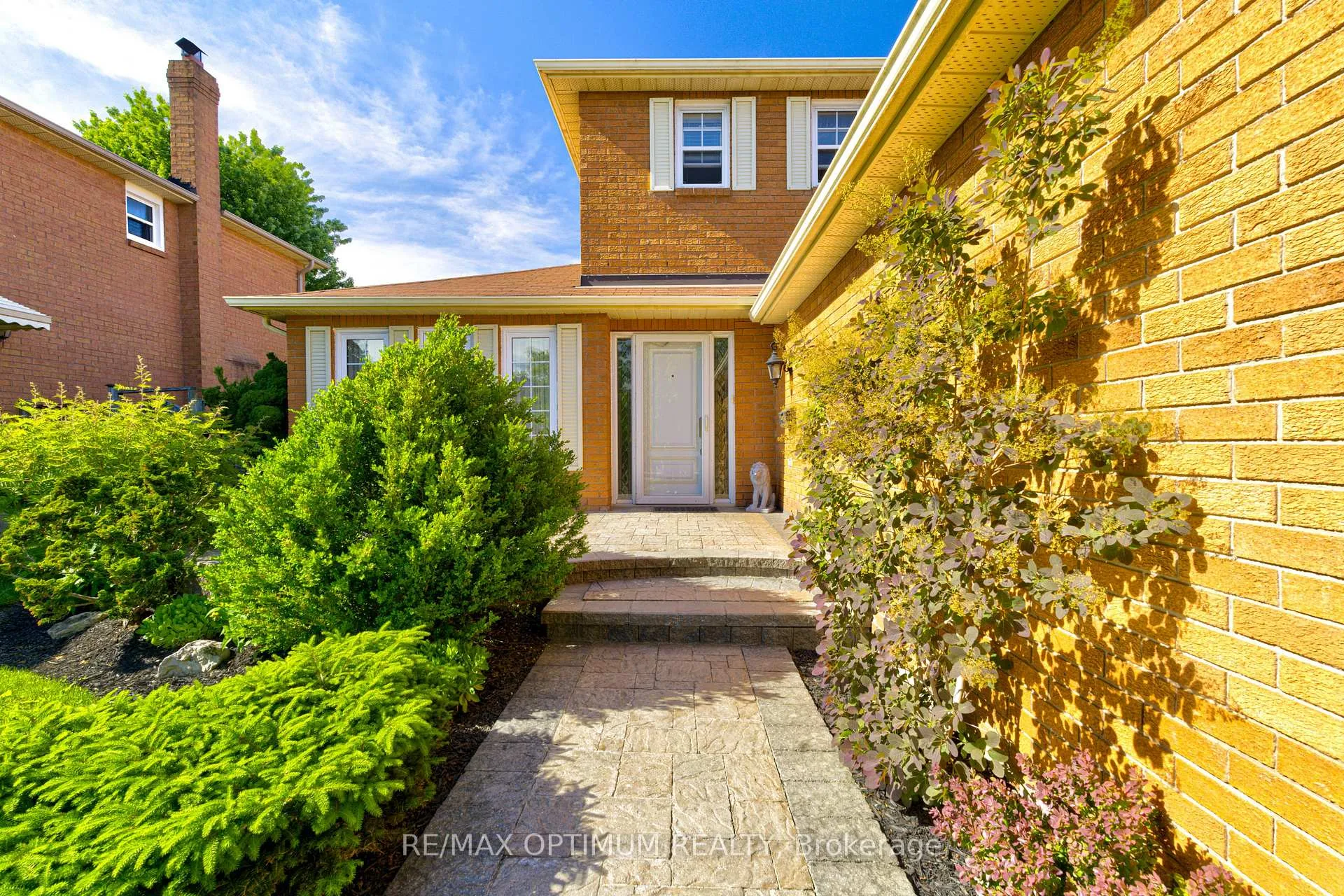 Photo 5 of 33 Corkett Drive, Brampton, Northwood Park — HOMEH