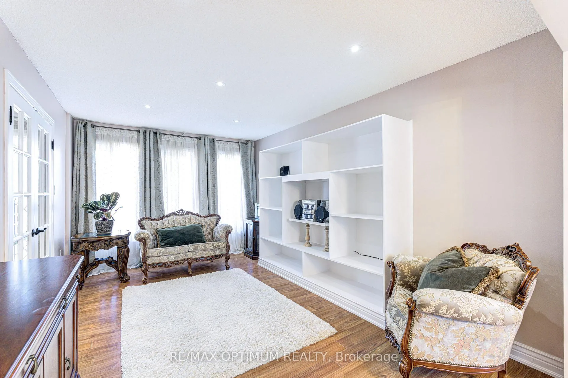 Photo 10 of 33 Corkett Drive, Brampton, Northwood Park — HOMEH