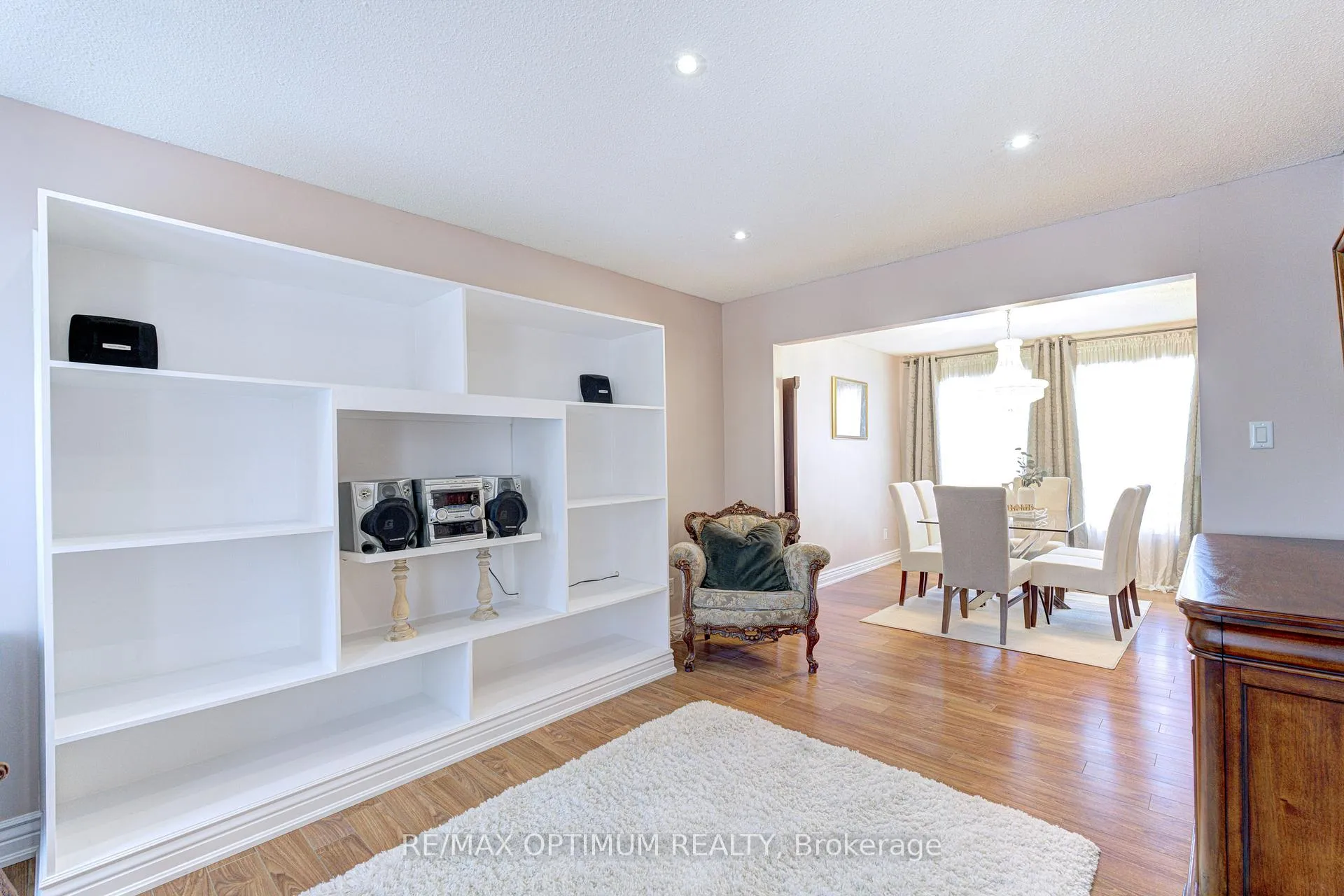 Photo 11 of 33 Corkett Drive, Brampton, Northwood Park — HOMEH