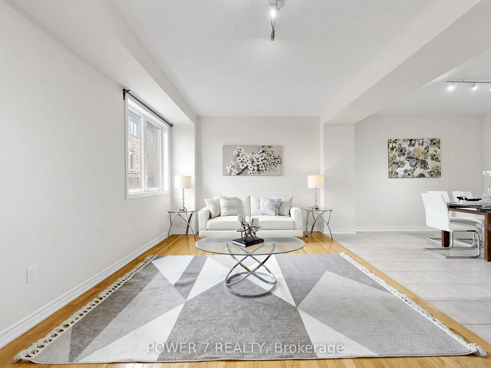 Photo 5 of 43 Living Crescent, Markham, Victoria Square — HOMEH