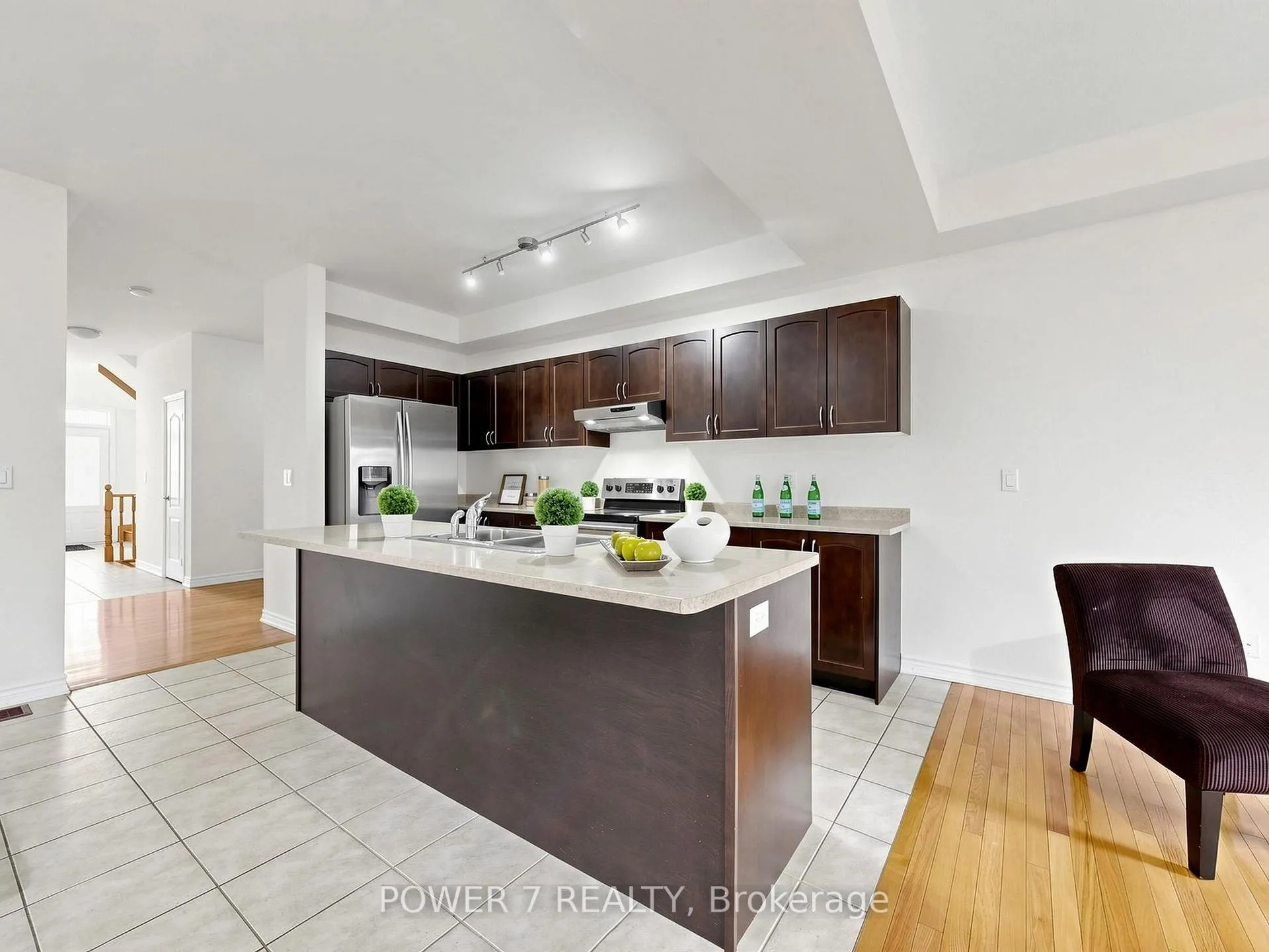 Photo 10 of 43 Living Crescent, Markham, Victoria Square — HOMEH