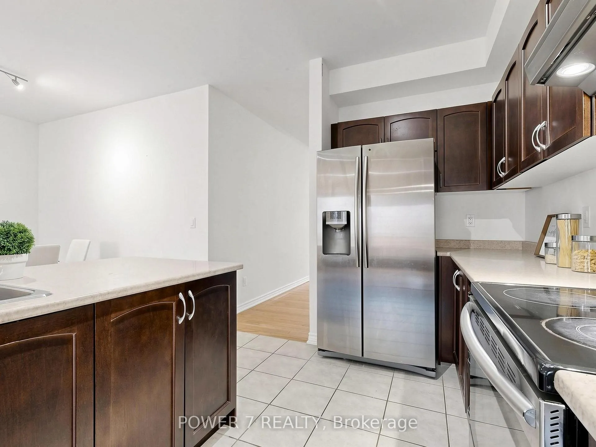 Photo 13 of 43 Living Crescent, Markham, Victoria Square — HOMEH