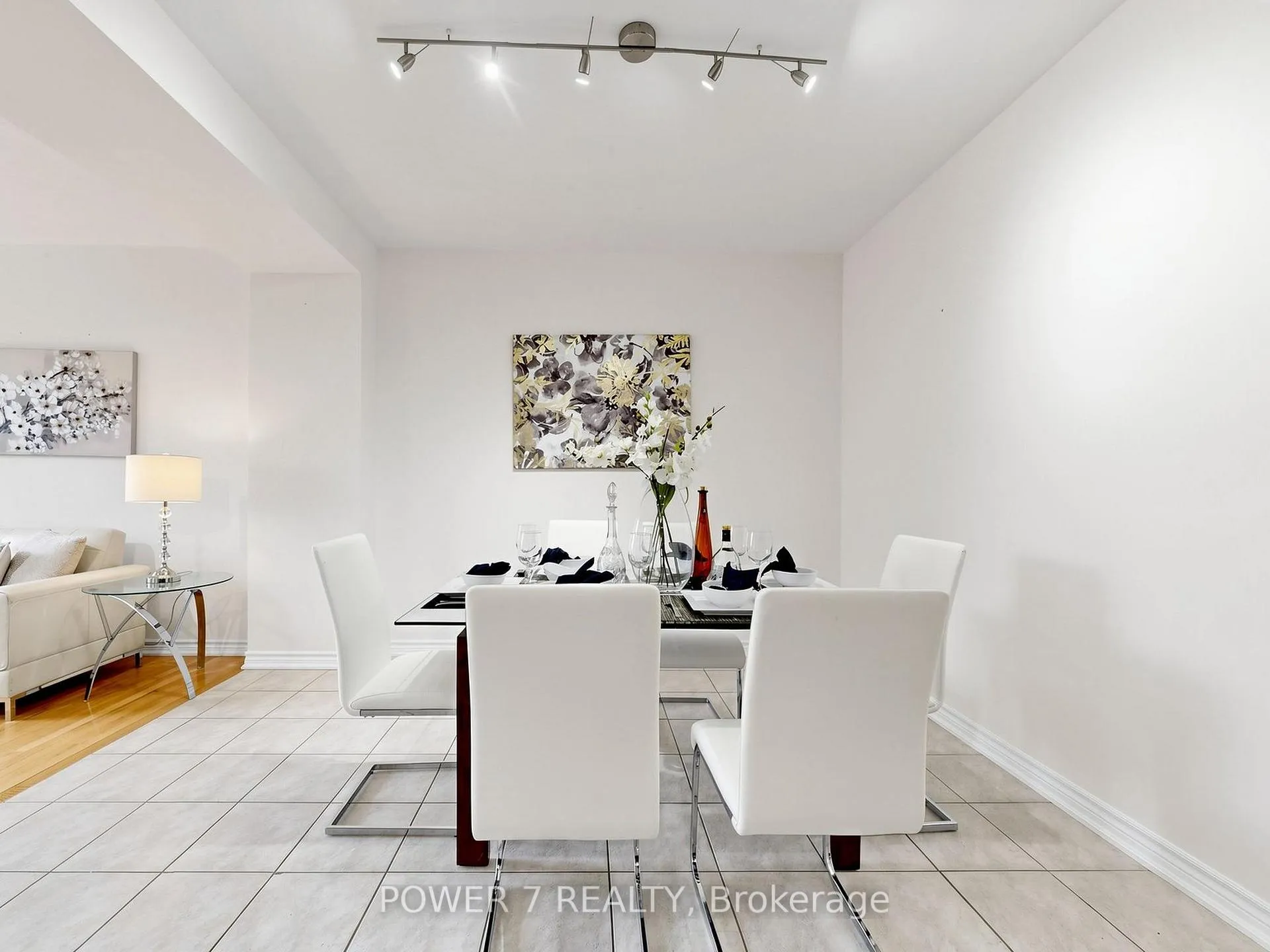 Photo 17 of 43 Living Crescent, Markham, Victoria Square — HOMEH