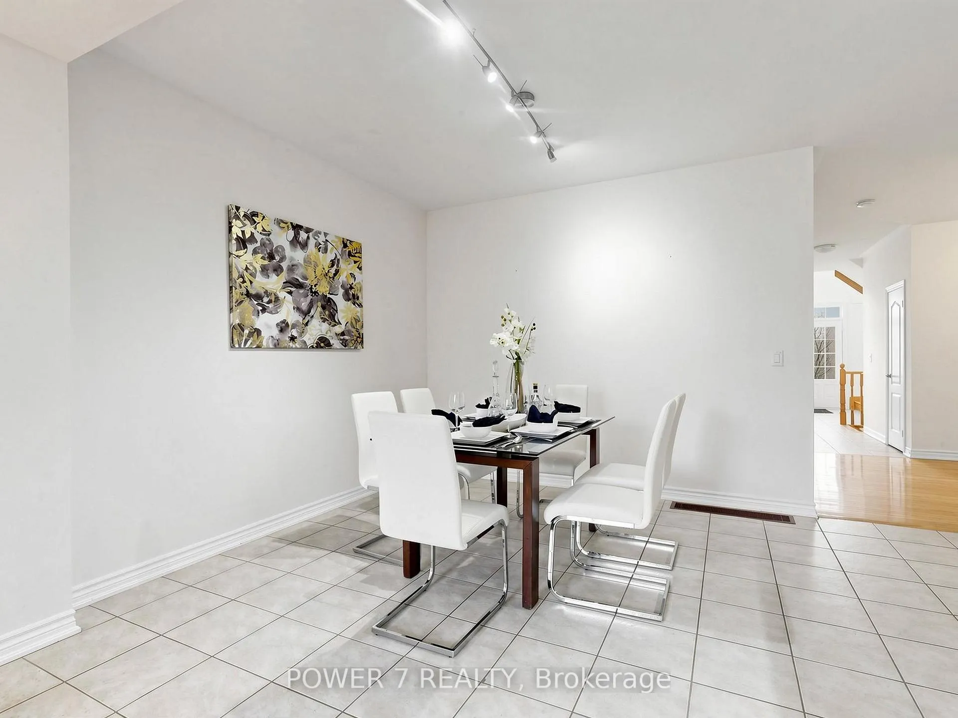 Photo 18 of 43 Living Crescent, Markham, Victoria Square — HOMEH