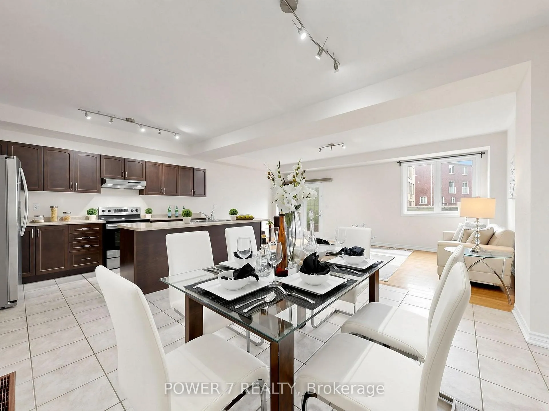 Photo 19 of 43 Living Crescent, Markham, Victoria Square — HOMEH