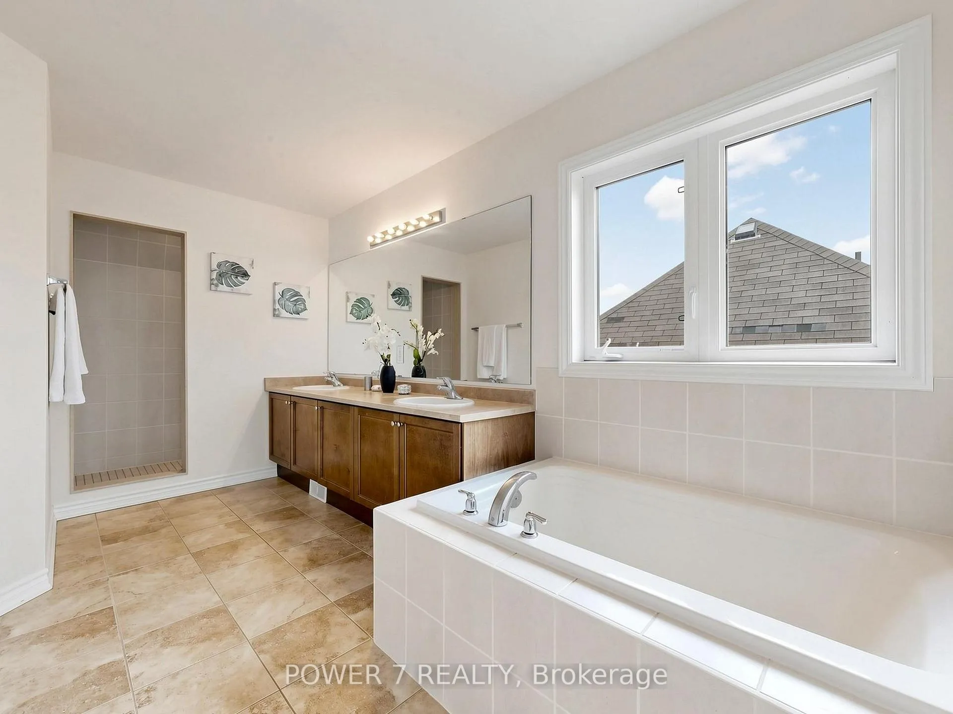 Photo 38 of 43 Living Crescent, Markham, Victoria Square — HOMEH