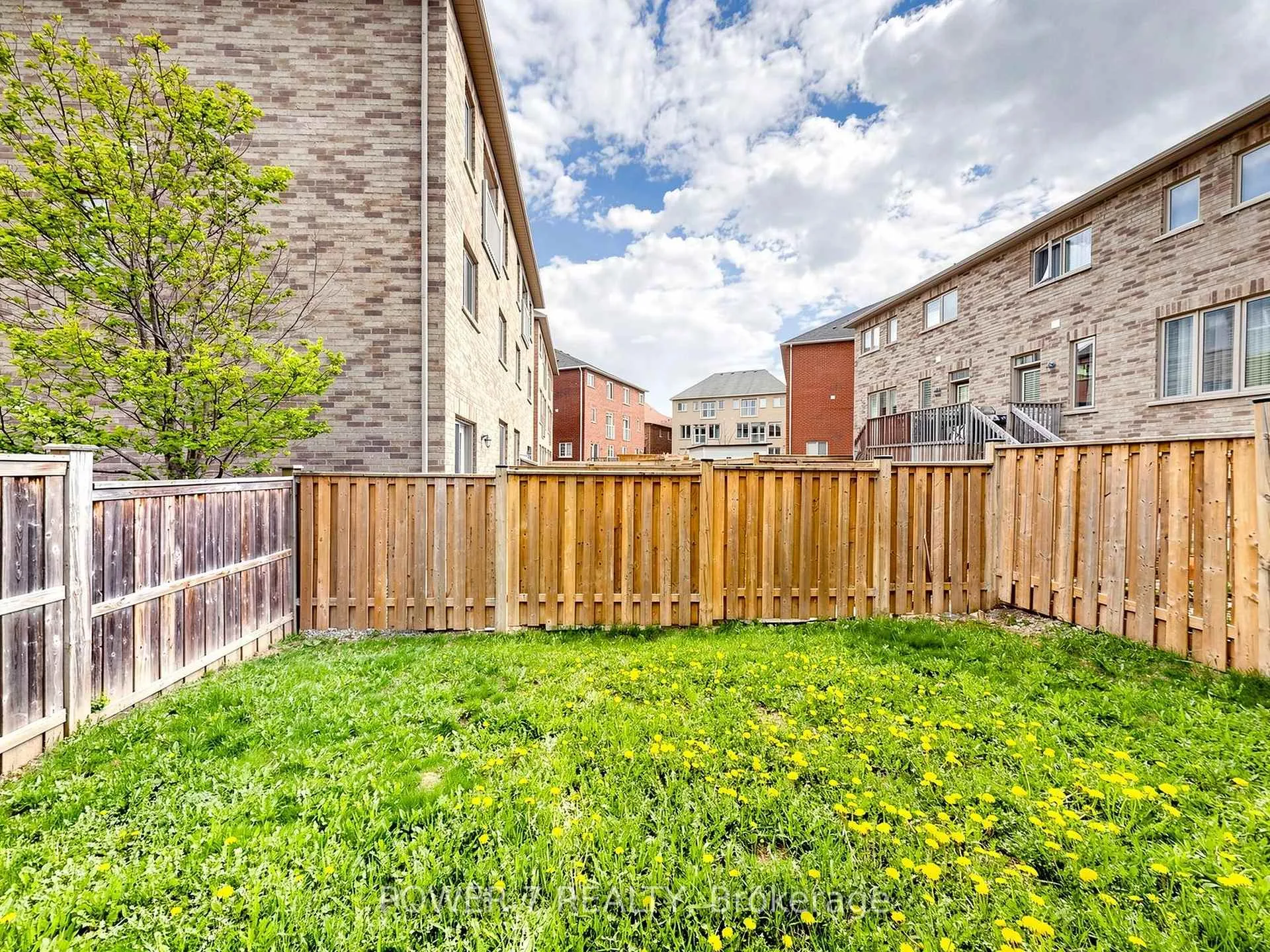 Photo 44 of 43 Living Crescent, Markham, Victoria Square — HOMEH