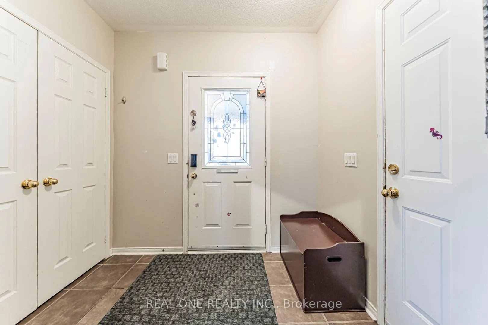 Photo 3 of 37 Bilbrough Street, Aurora, Bayview Northeast — HOMEH