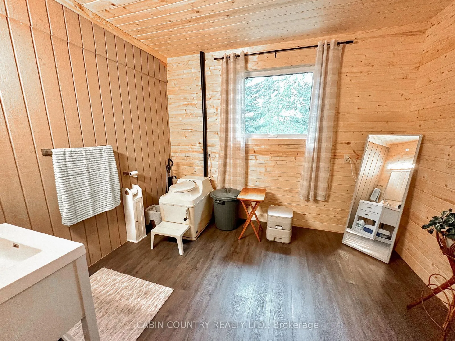 Photo 21 of LK 215 Long Pine, Kenora Remote Area, West of Kenora — HOMEH