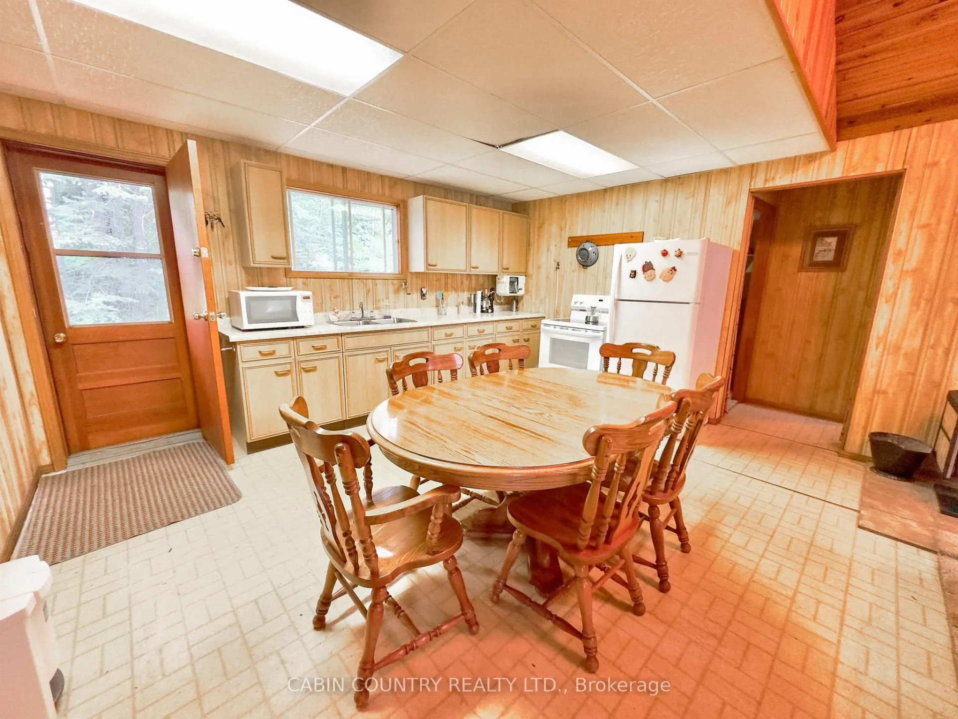 Photo 37 of LK 215 Long Pine, Kenora Remote Area, West of Kenora — HOMEH