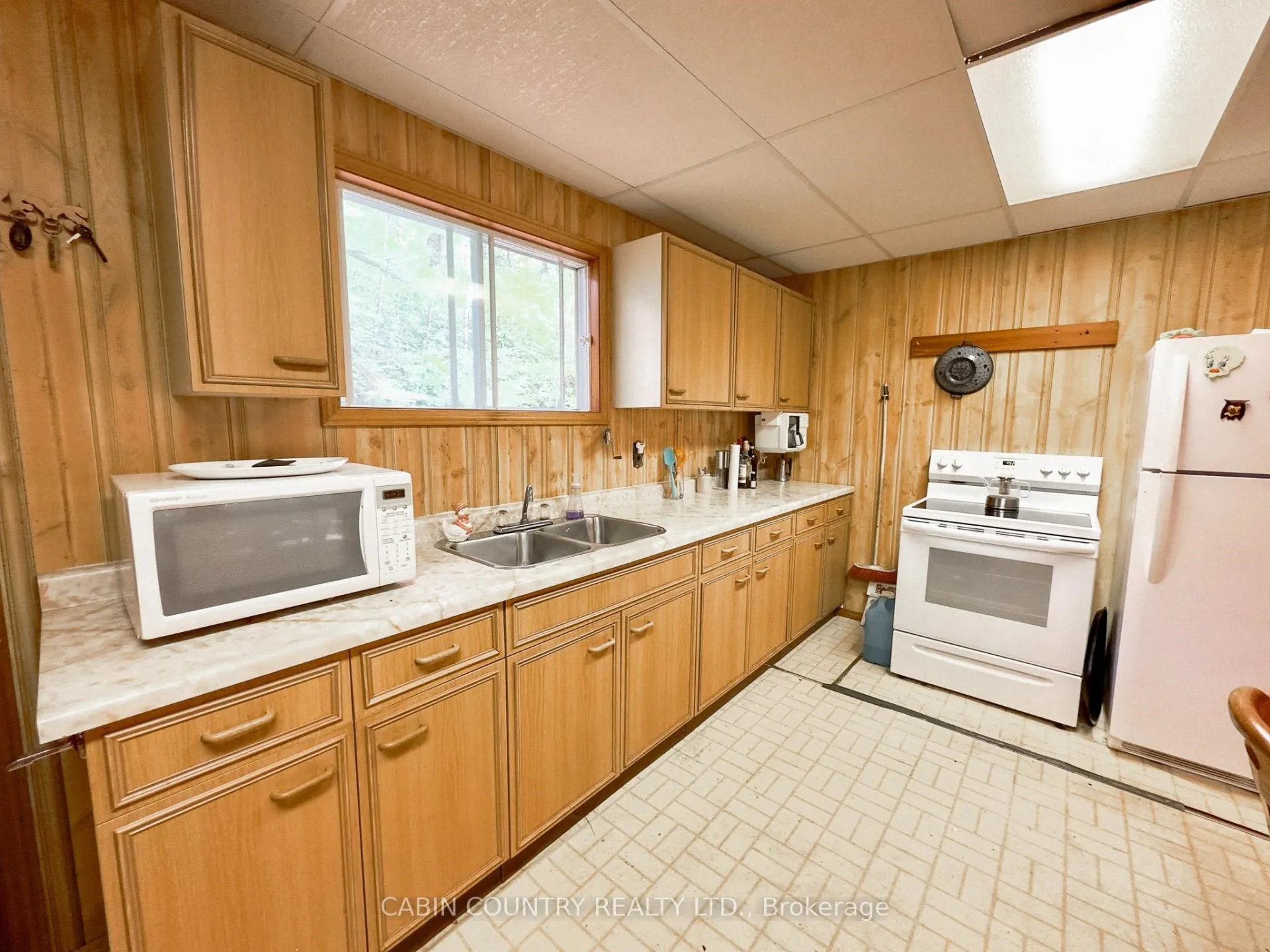 Photo 38 of LK 215 Long Pine, Kenora Remote Area, West of Kenora — HOMEH