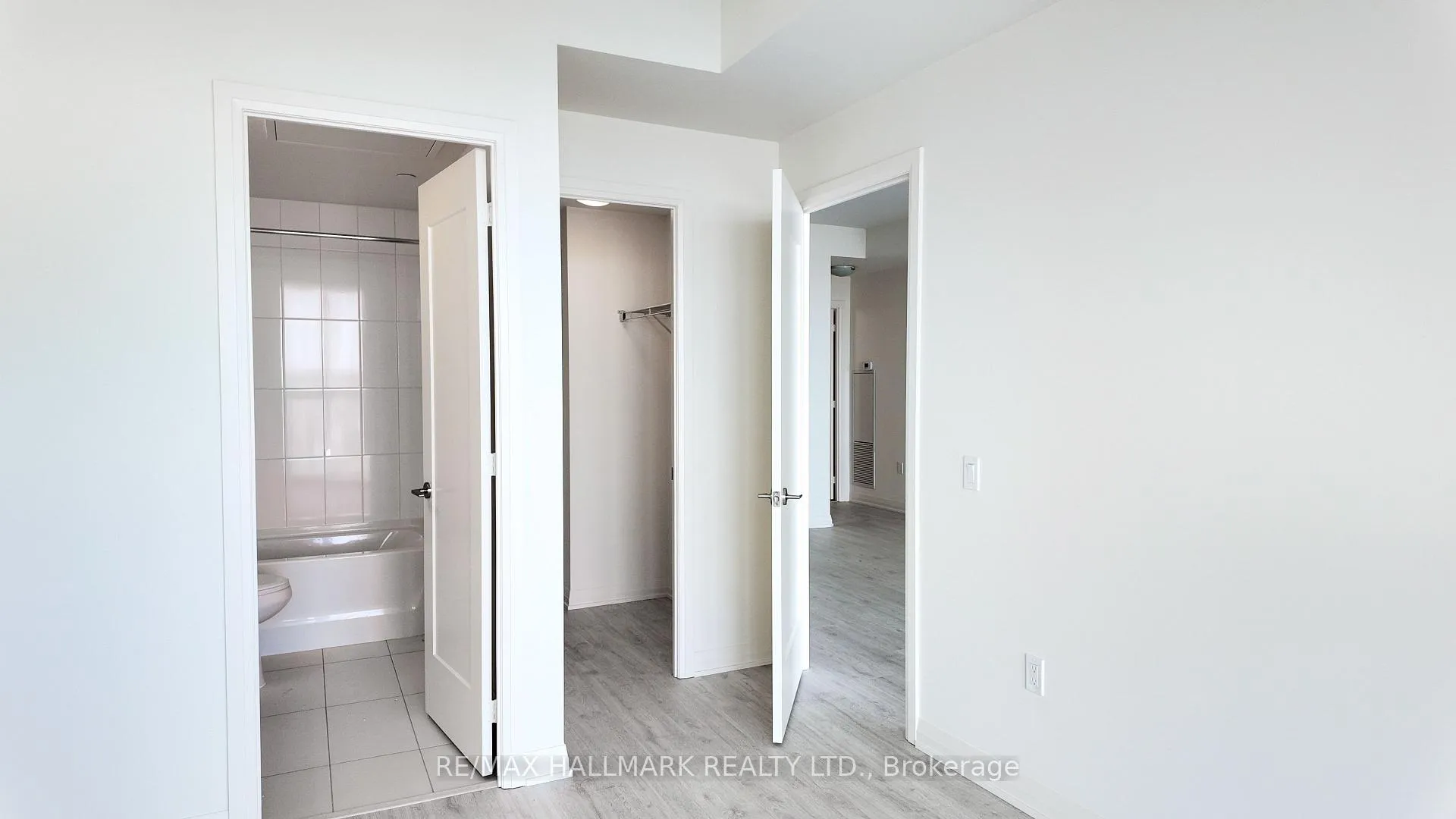 Photo 10 of Unit 621, 8960 Jane Street, Vaughan, Vellore Village — HOMEH