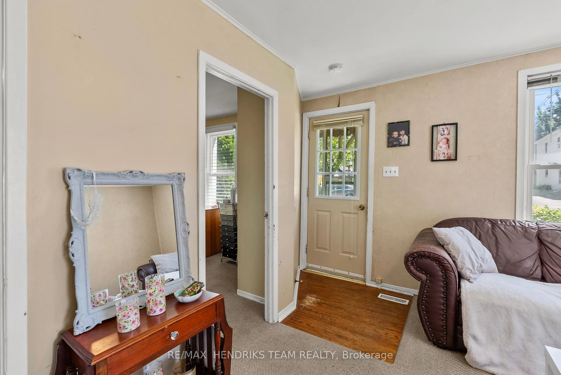 Photo 6 of 25 Bessey Street, St. Catharines, Secord Woods — HOMEH