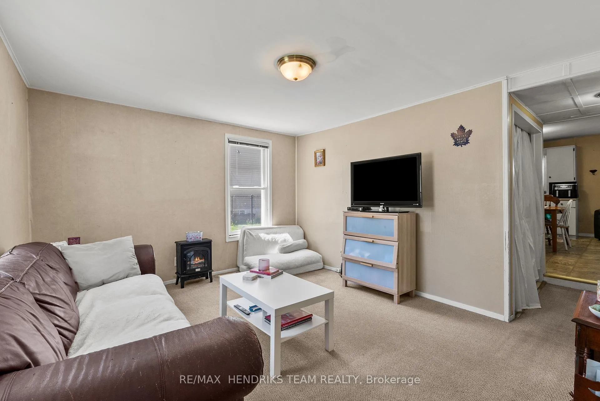 Photo 9 of 25 Bessey Street, St. Catharines, Secord Woods — HOMEH