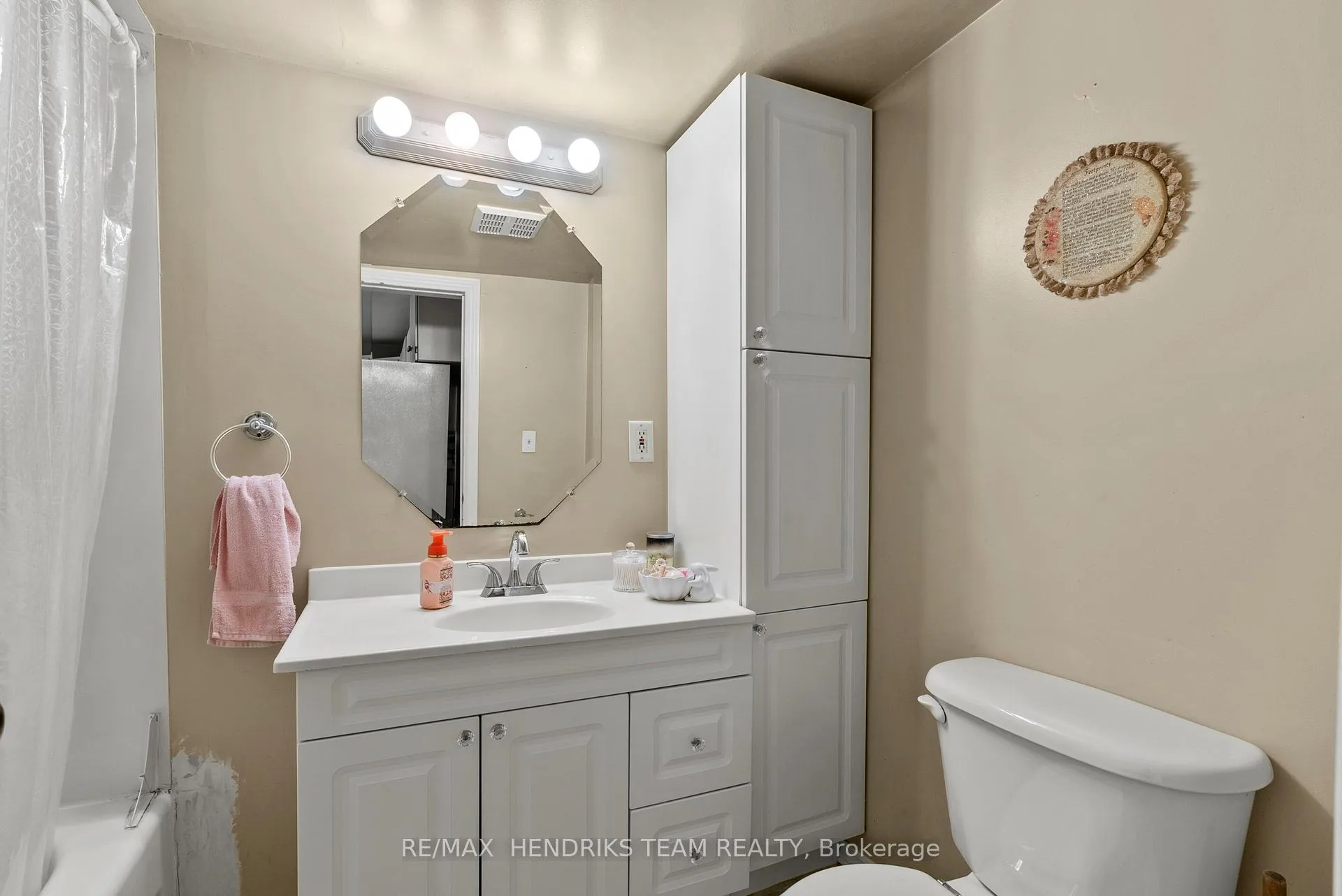Photo 18 of 25 Bessey Street, St. Catharines, Secord Woods — HOMEH