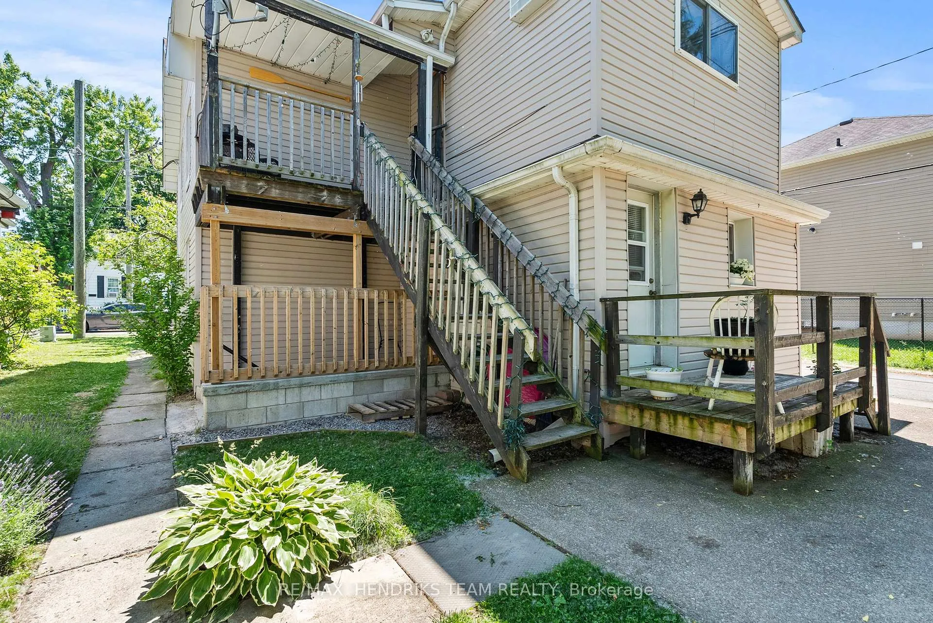 Photo 20 of 25 Bessey Street, St. Catharines, Secord Woods — HOMEH