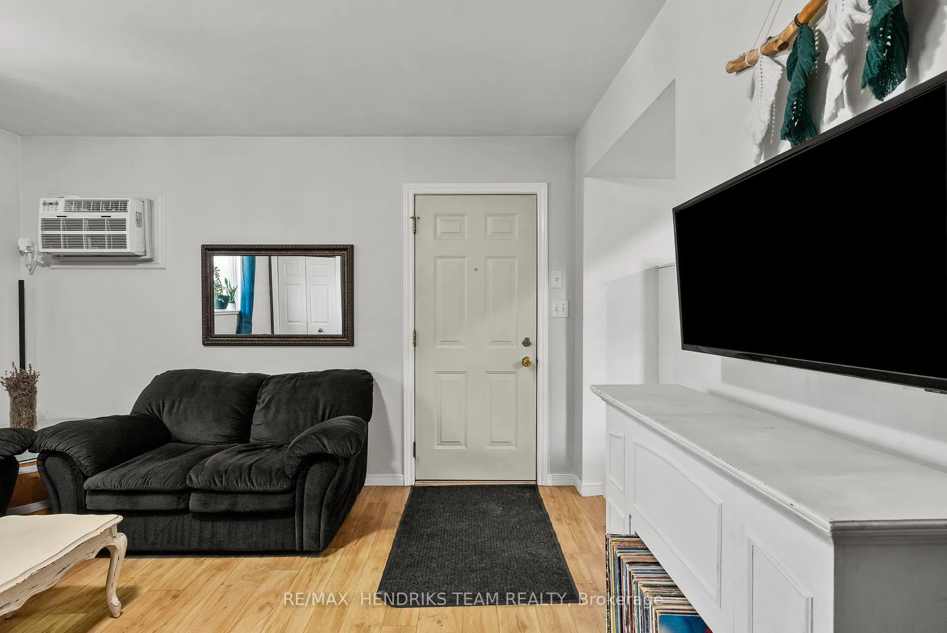 Photo 22 of 25 Bessey Street, St. Catharines, Secord Woods — HOMEH
