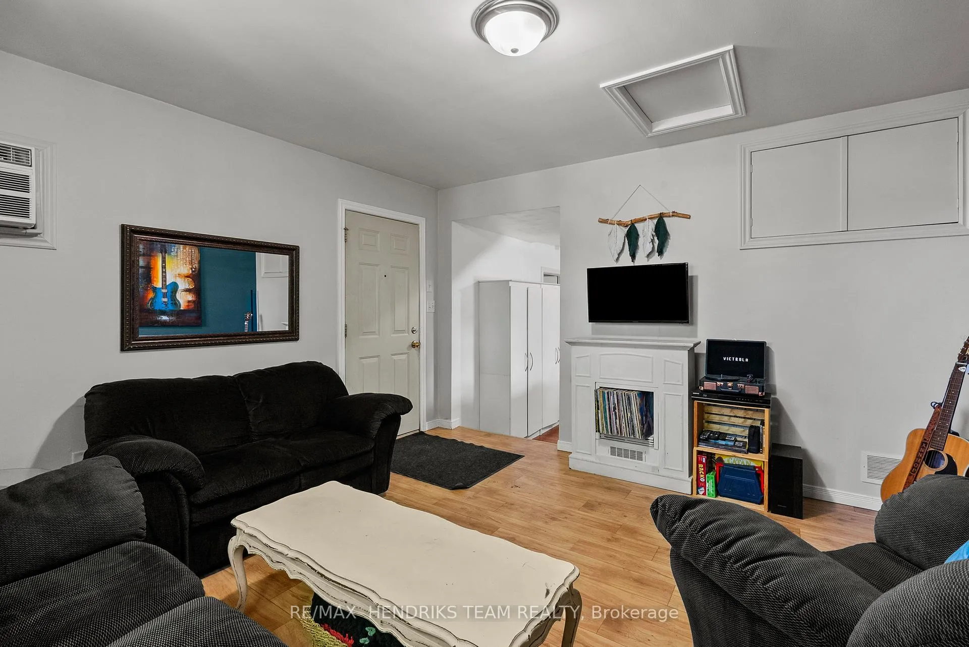 Photo 24 of 25 Bessey Street, St. Catharines, Secord Woods — HOMEH