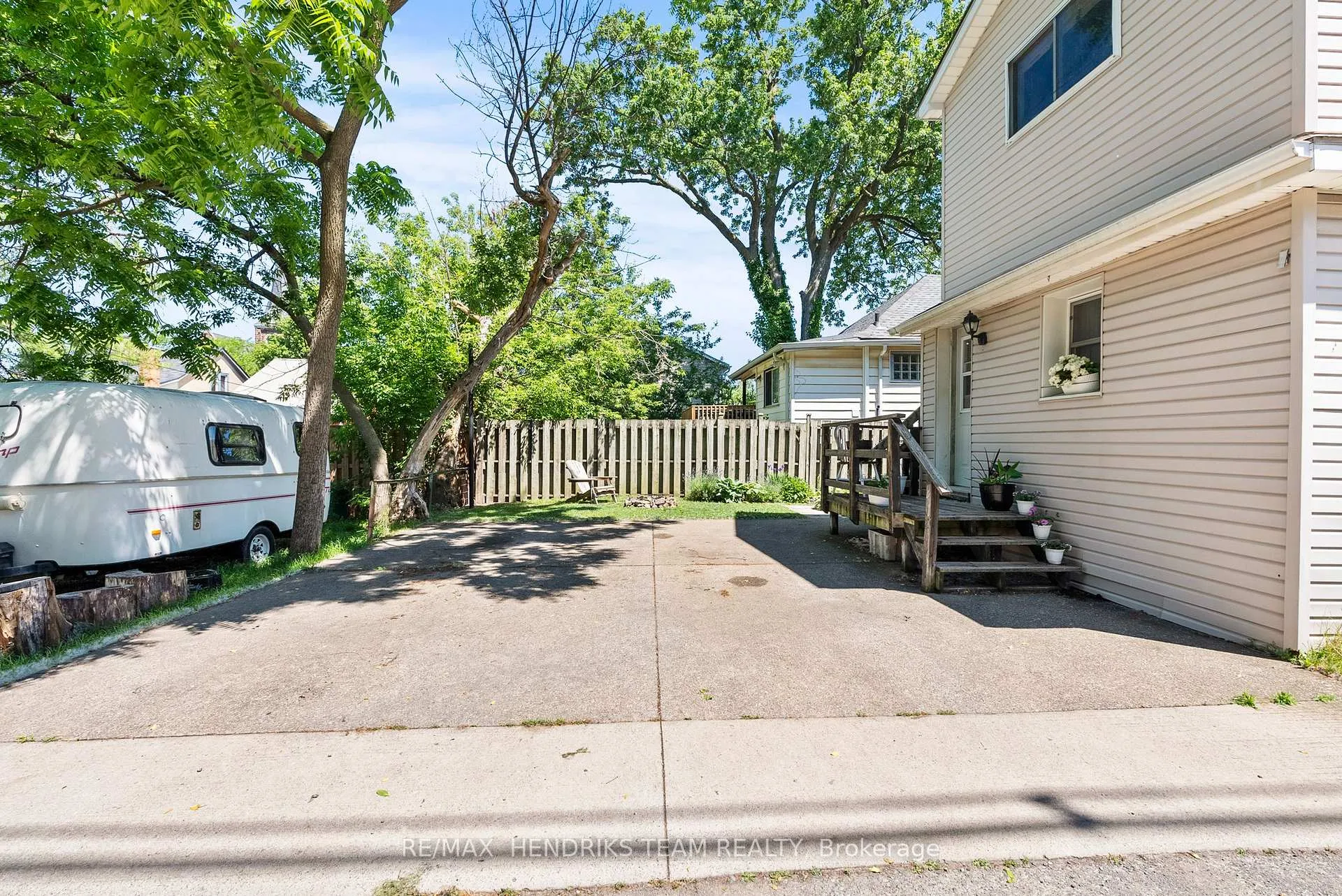 Photo 40 of 25 Bessey Street, St. Catharines, Secord Woods — HOMEH