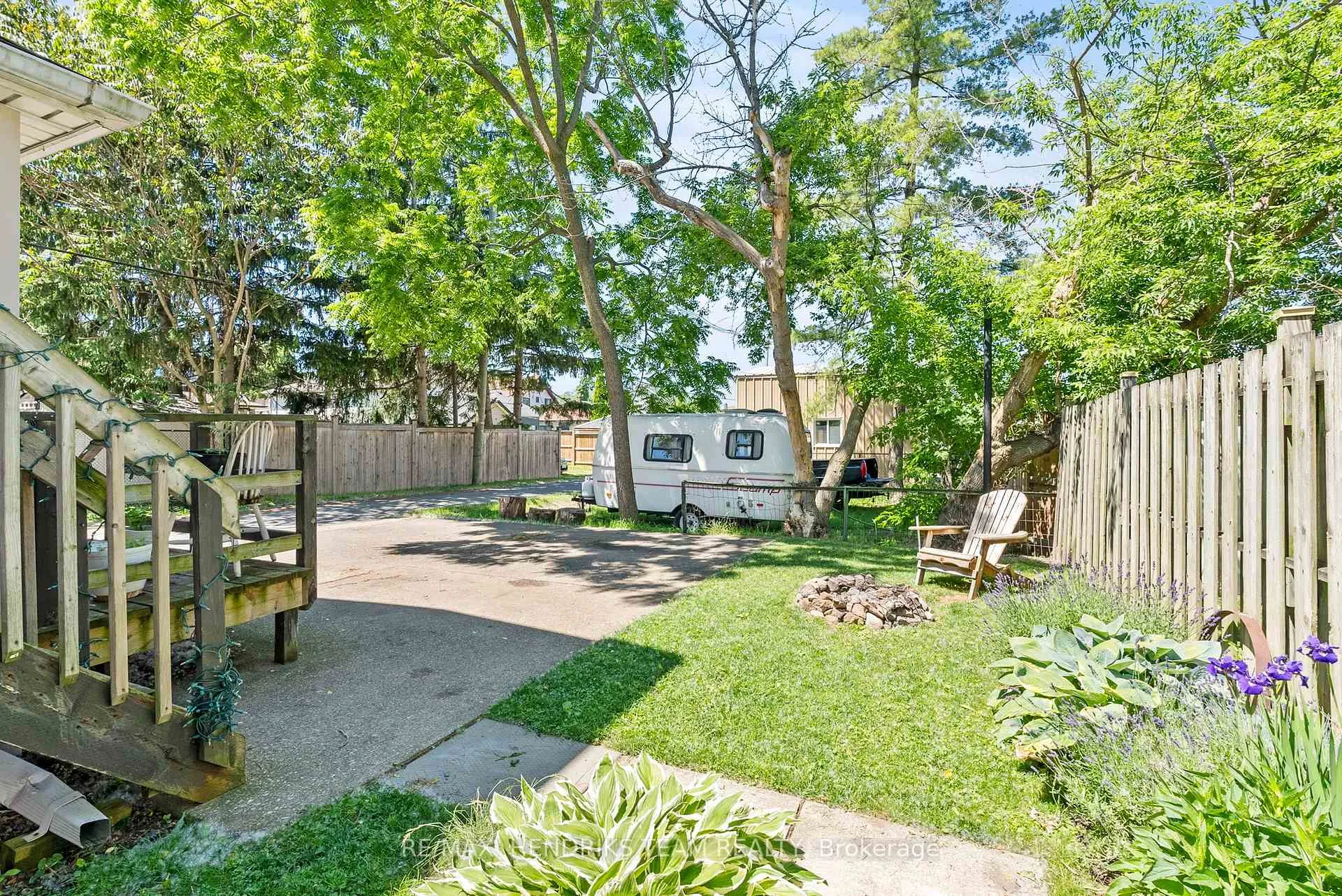 Photo 42 of 25 Bessey Street, St. Catharines, Secord Woods — HOMEH