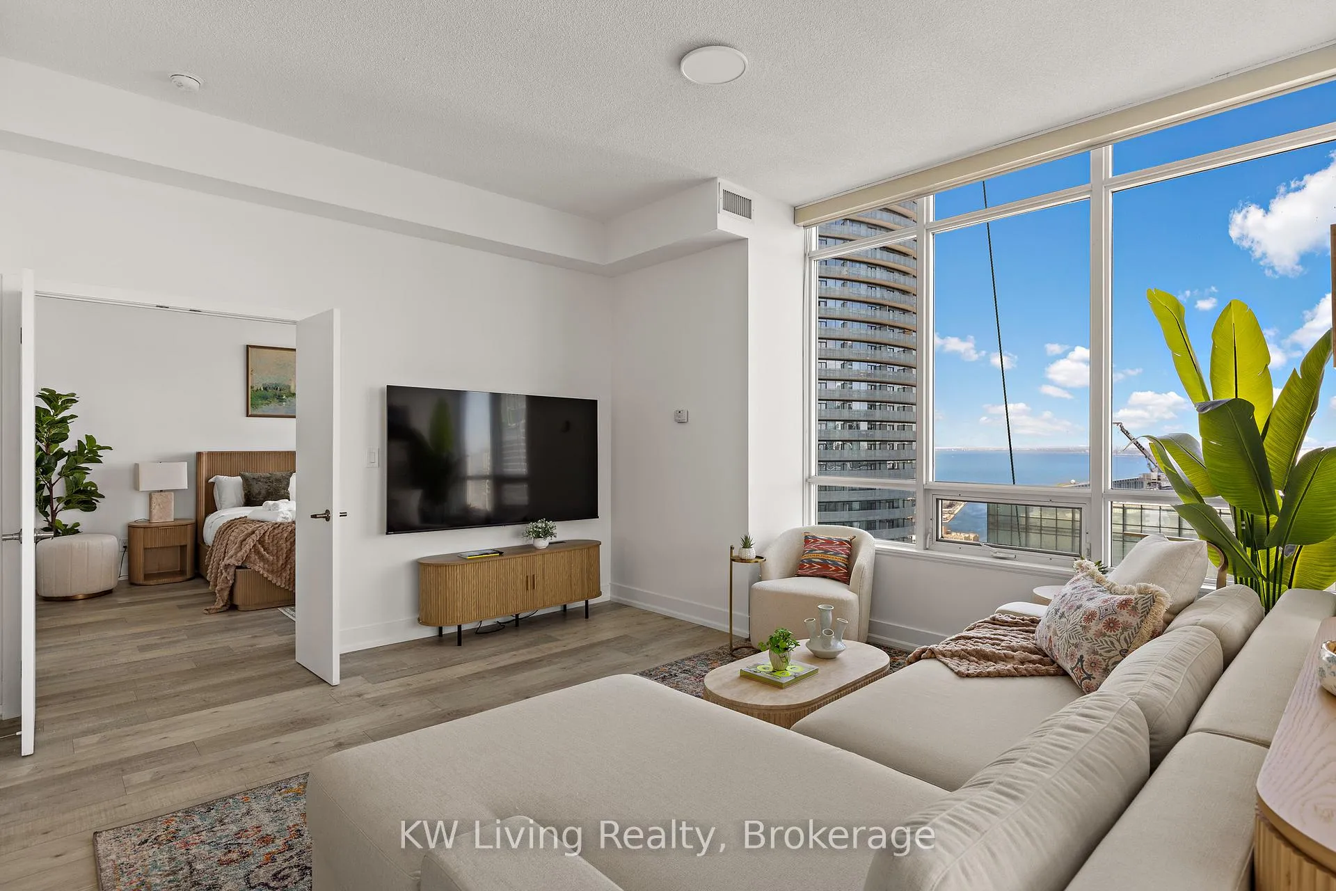 Photo 4 of Unit 5102, 65 Bremner Boulevard, Toronto, Waterfront Communities — HOMEH