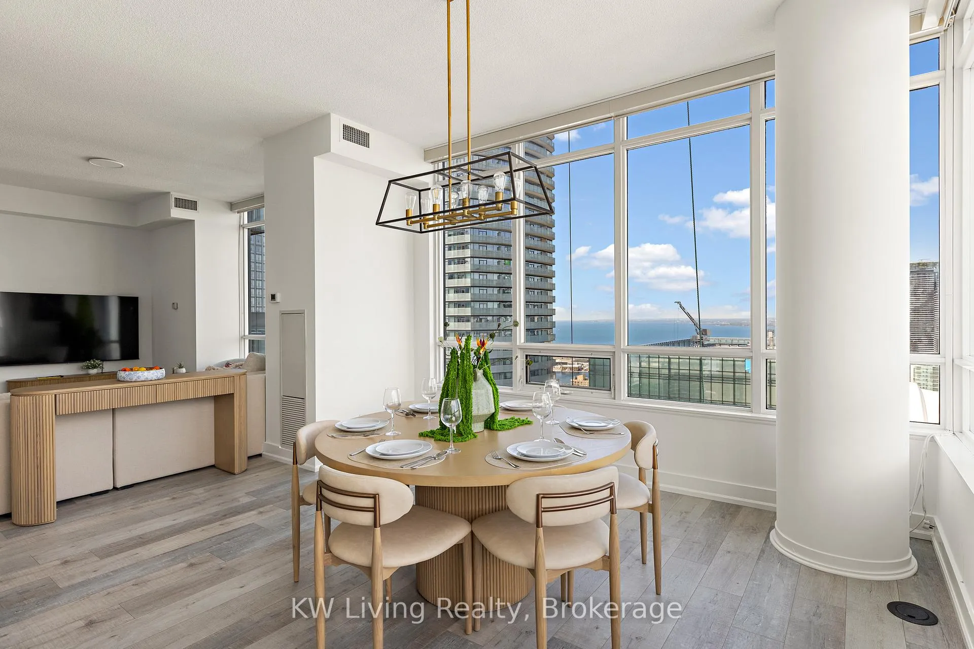 Photo 10 of Unit 5102, 65 Bremner Boulevard, Toronto, Waterfront Communities — HOMEH