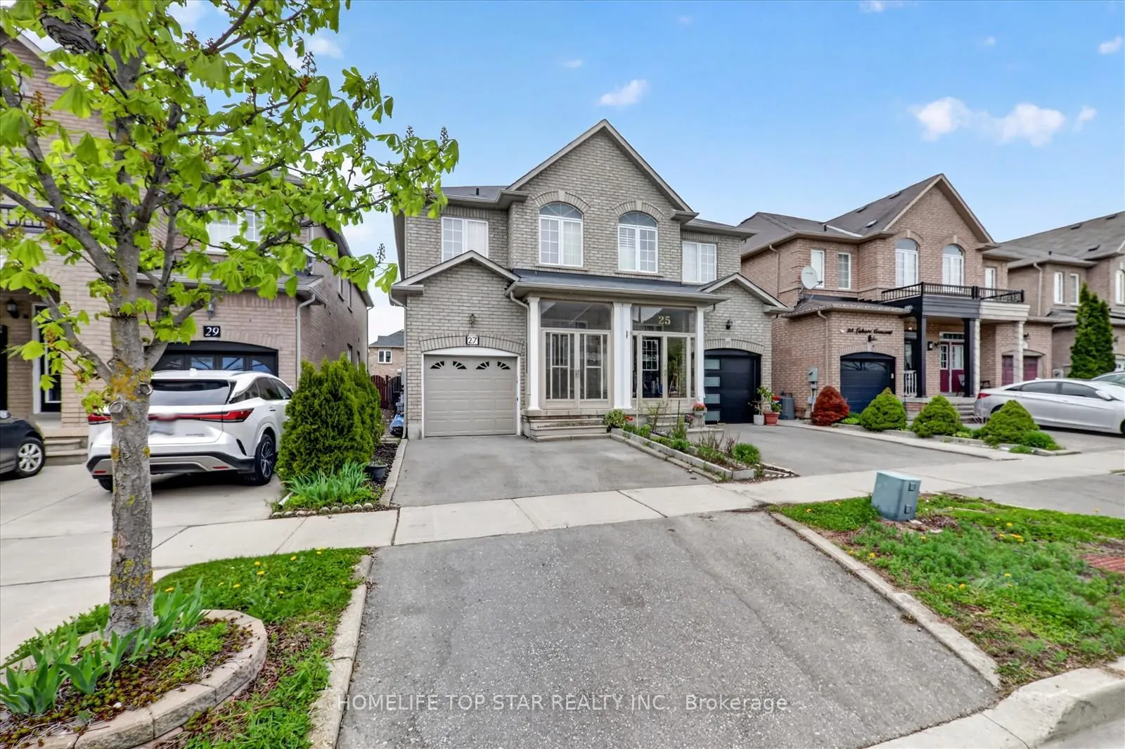 Photo 3 of 27 Lahore Crescent, Markham, Cedarwood — HOMEH