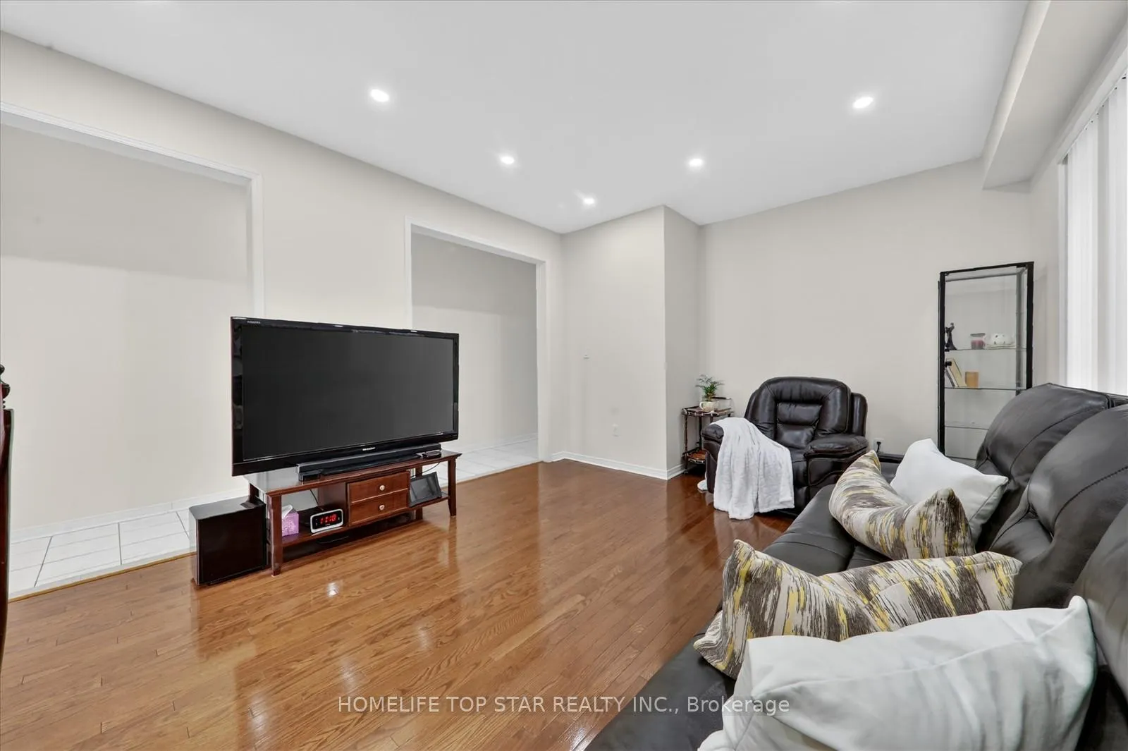 Photo 11 of 27 Lahore Crescent, Markham, Cedarwood — HOMEH