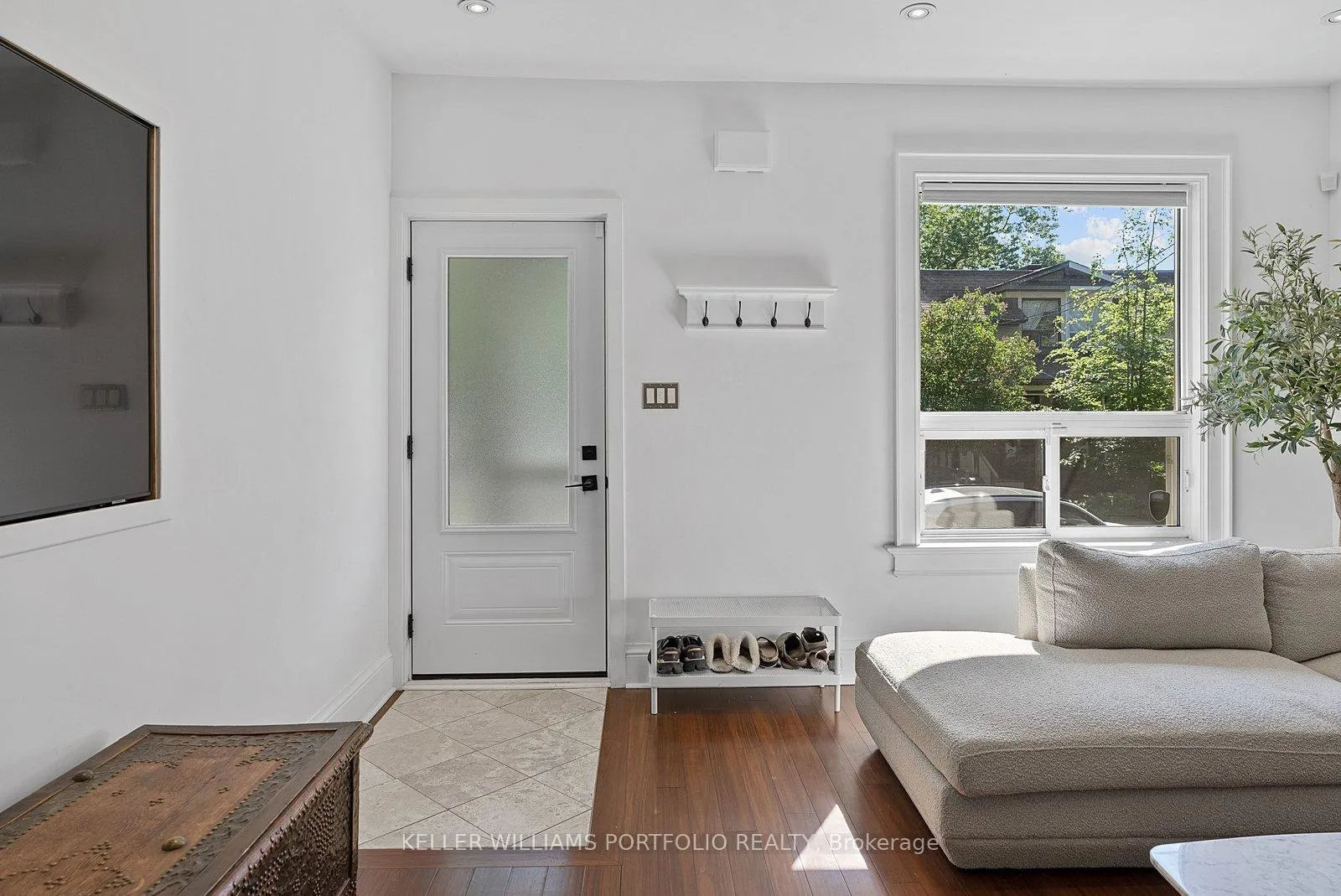 Photo 5 of 28 Tiverton Avenue, Toronto, South Riverdale — HOMEH