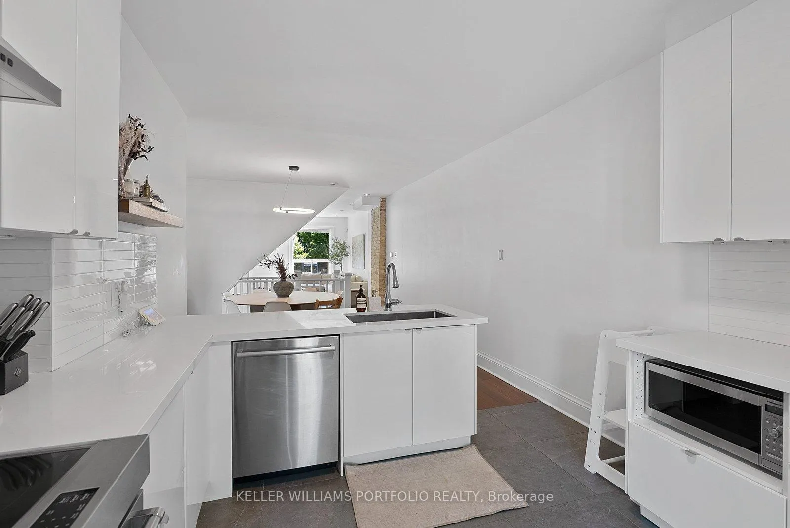 Photo 20 of 28 Tiverton Avenue, Toronto, South Riverdale — HOMEH