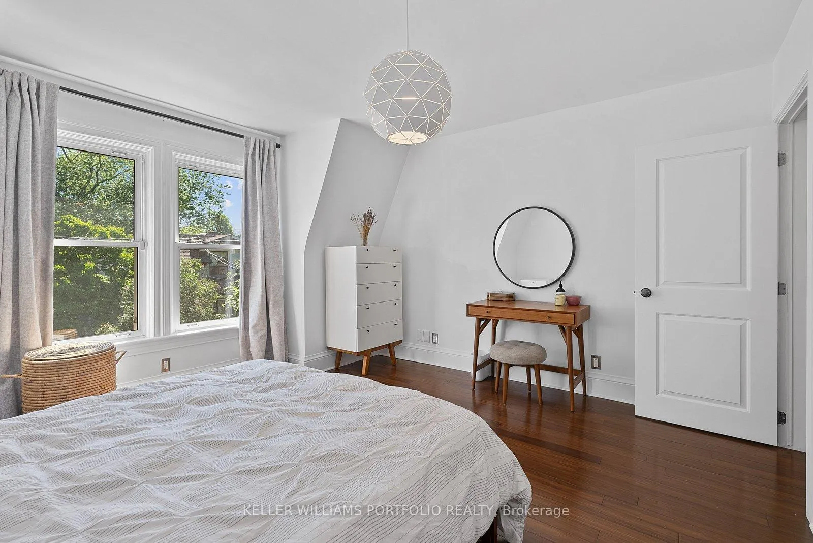 Photo 25 of 28 Tiverton Avenue, Toronto, South Riverdale — HOMEH